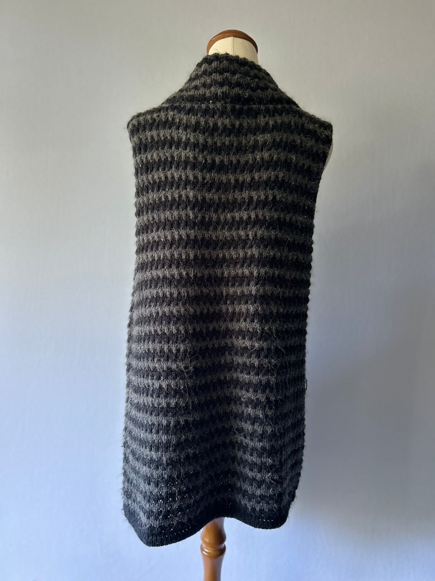 Textured Two-Button Asymmetric Knit Vest – Size M