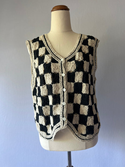 Black and white checkered vest – Size L