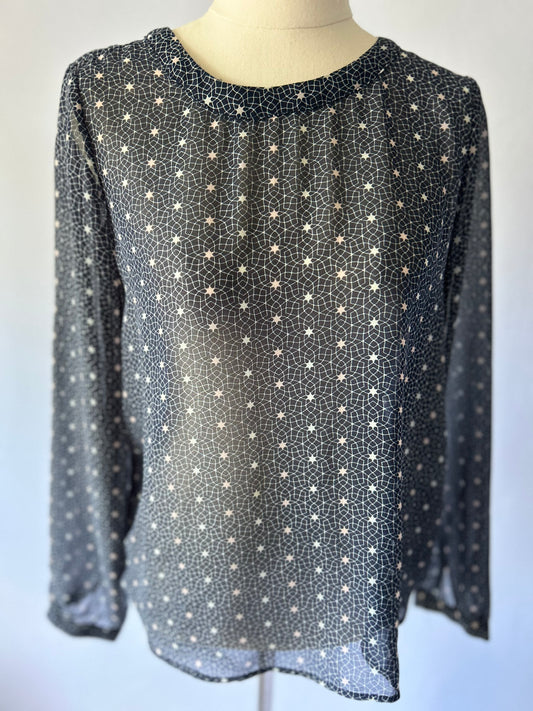 Star Print Shirt | Size 10 | Polyester | Back Detail Charm