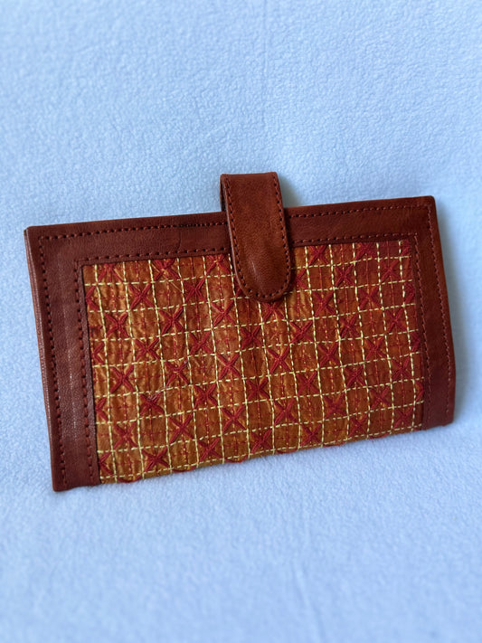 Embroidered Fabric Wallet – Unique & Sustainable Accessory
