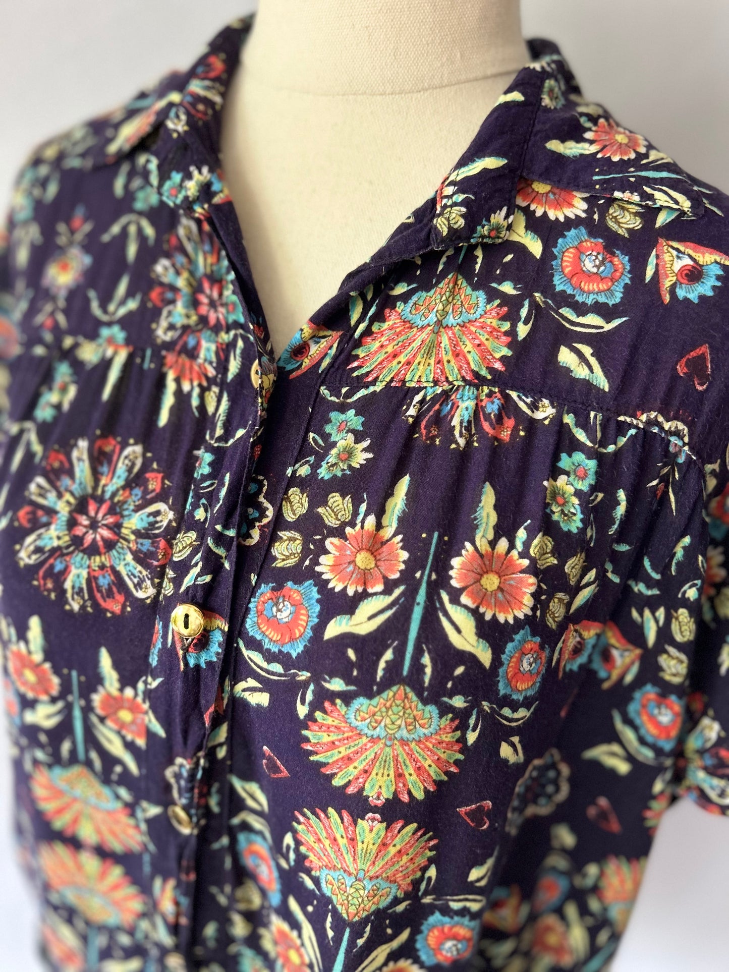 Botanical Print Button-Down Blouse – Size S