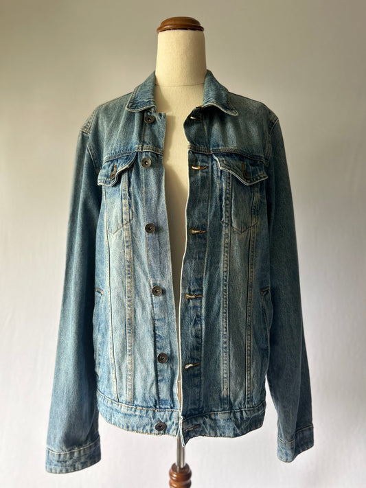Small Denim Jacket – Timeless Classic