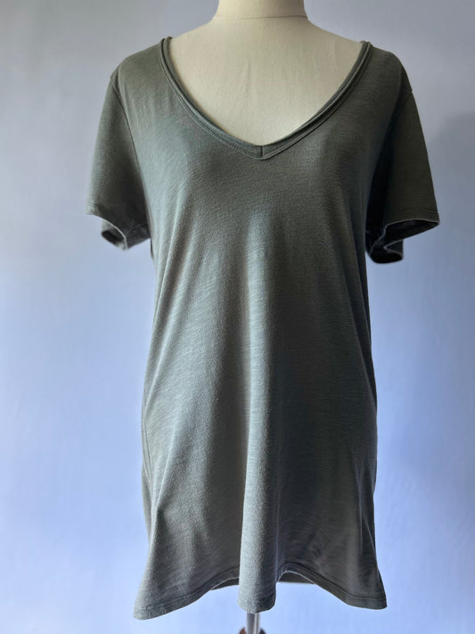 Billabong V-Neck Basic T-Shirt – Size 10
