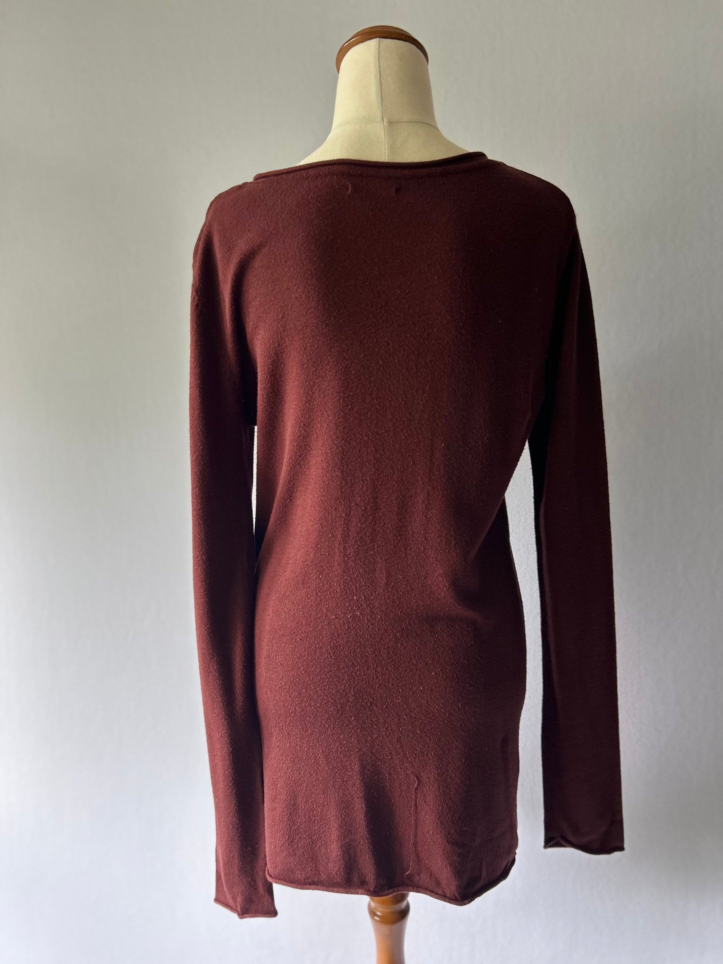 Minimalist Fine-Knit Rolled-Hem V-Neck Top - Deep Terracotta - Size M