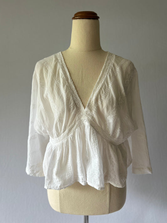 White Cropped Lace Top – Size Small (100% Cotton)