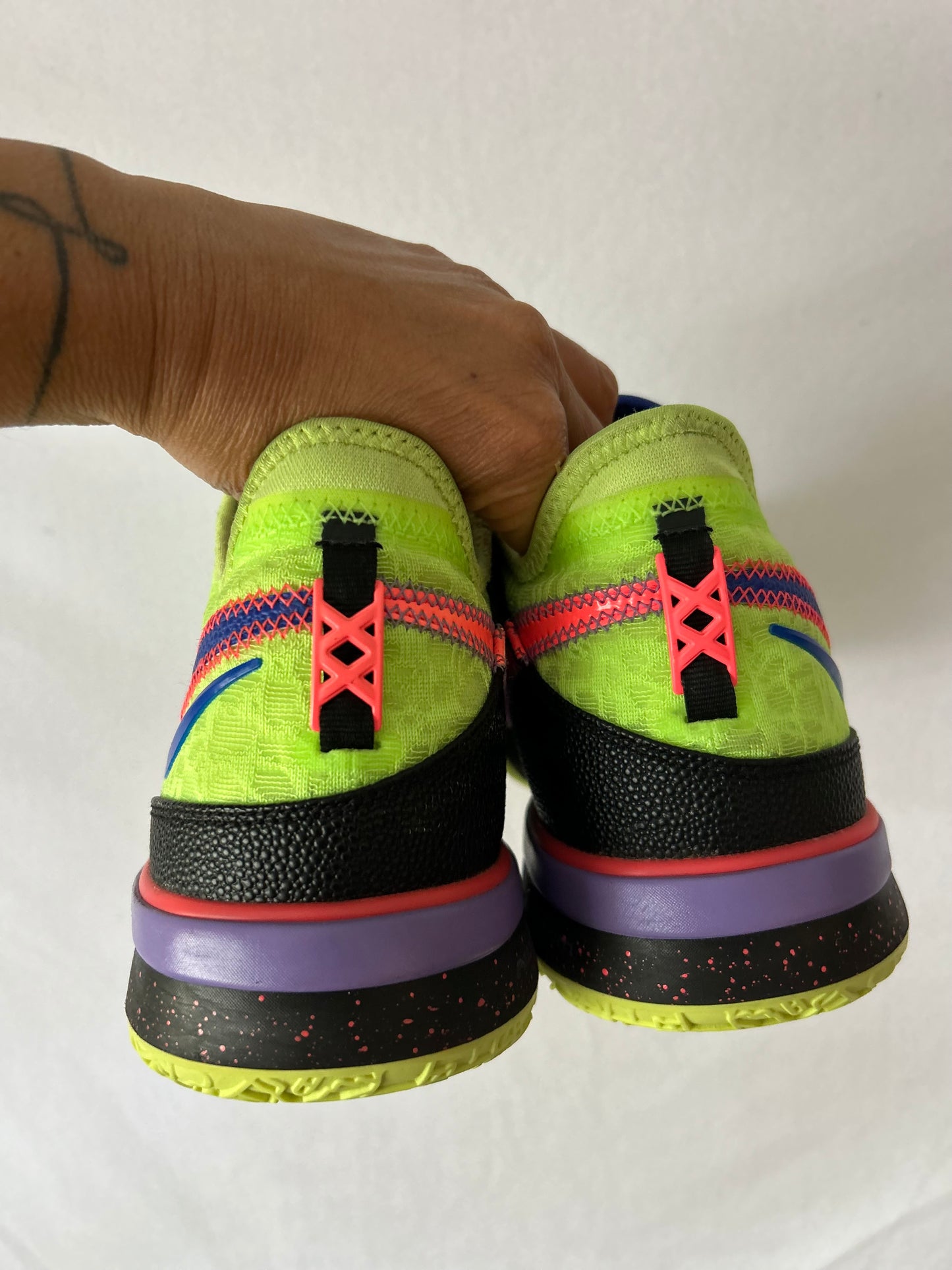 Nike Performance Basketball Sneakers – Volt / Hyper Blue
Size: Men's US 12 / UK 11 / EUR 46