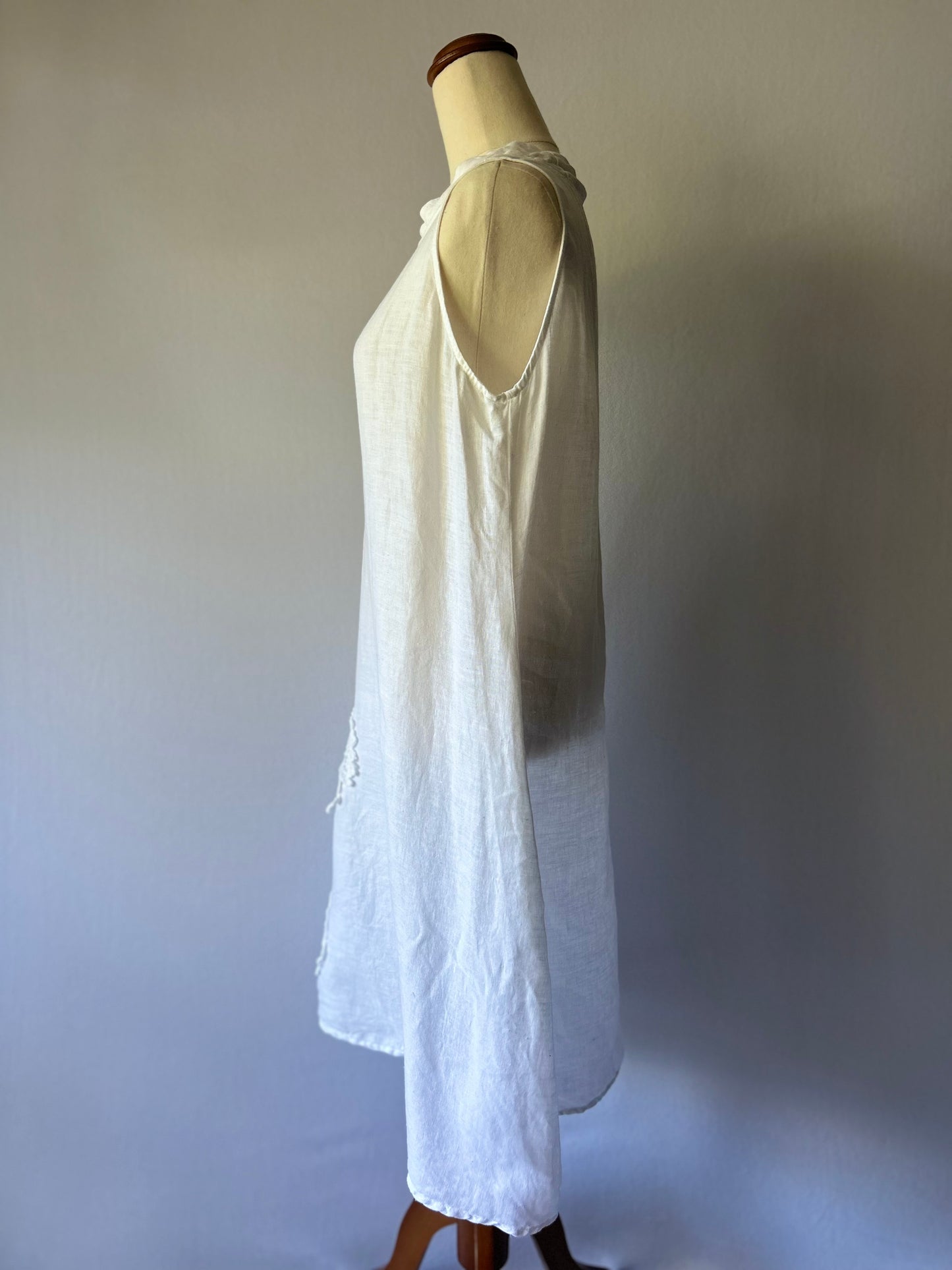Romantic White Linen Midi Dress with Floral Appliqué - Size M