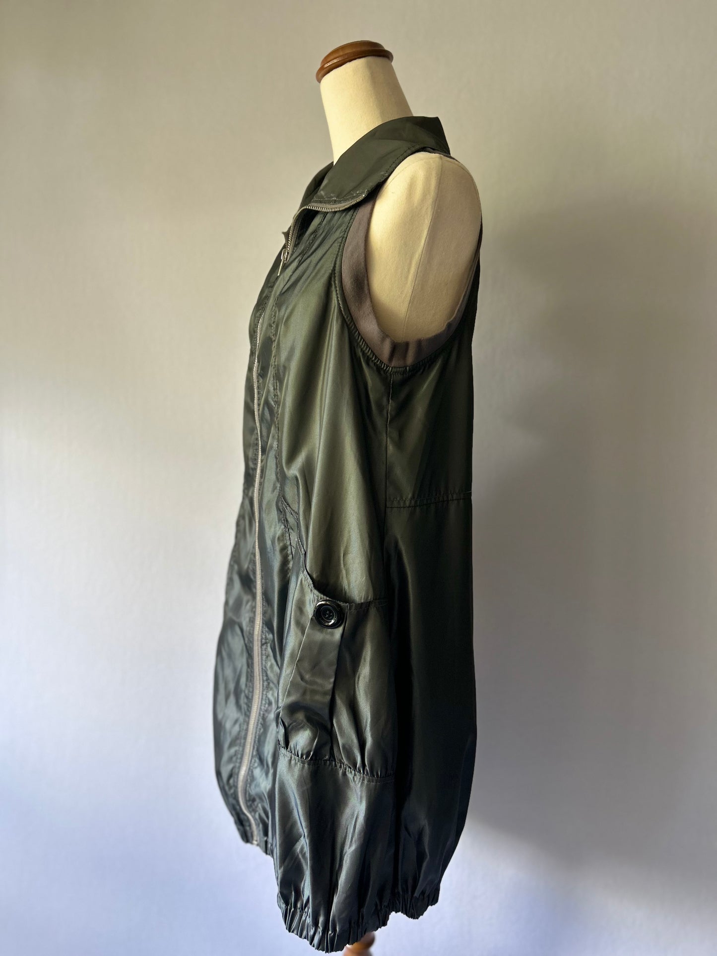 Avant-Garde Zippered Tunic Vest - Sleek Black - Size 10