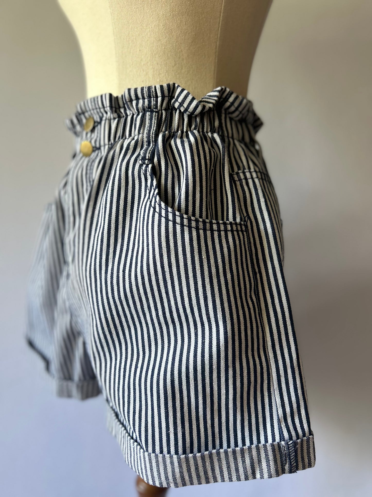 High-Waisted Striped Paperbag Waist Shorts - Size M (Cotton Blend)
