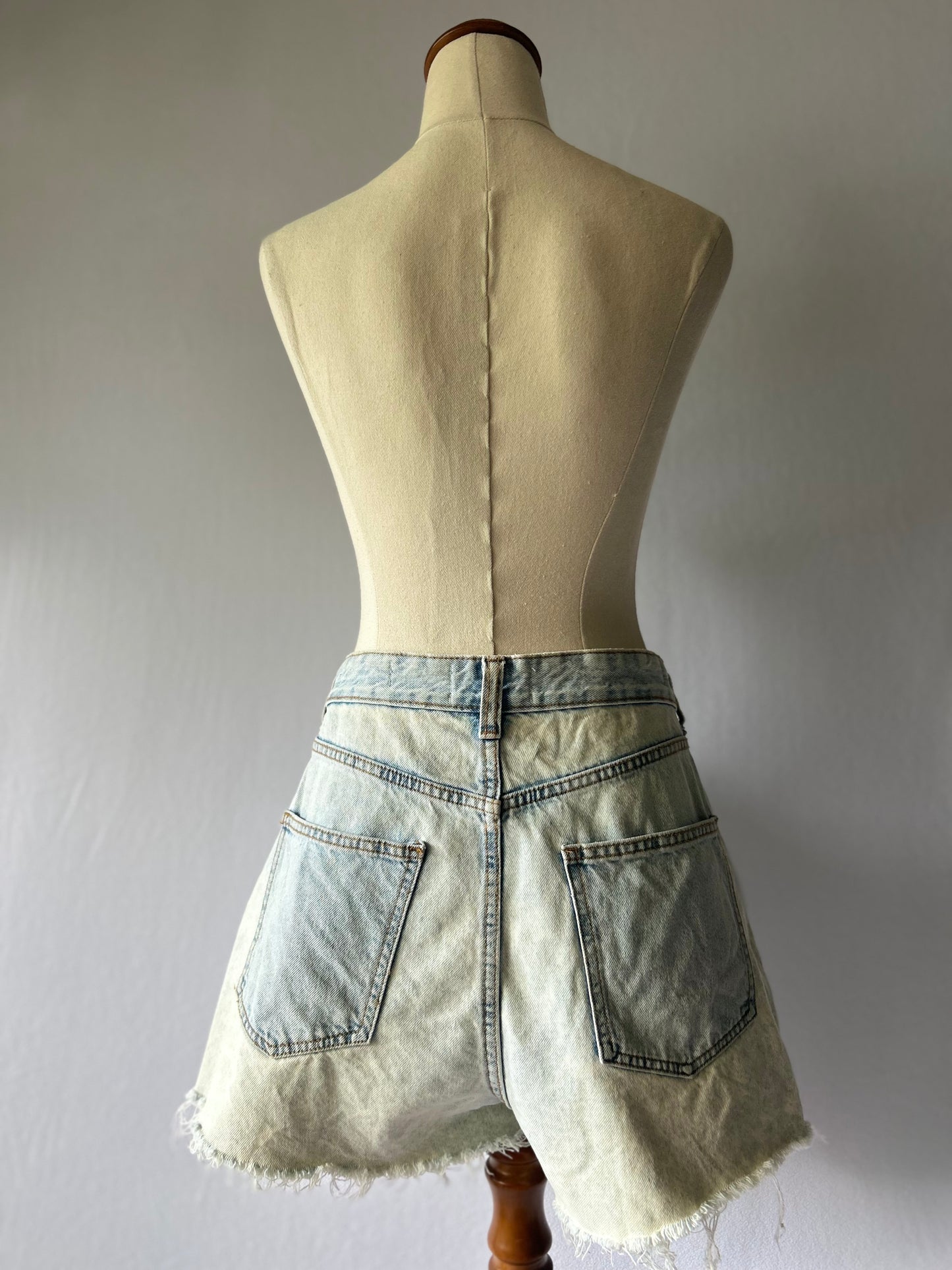 High Rise Mom Shorts Size 14 – Classic Blue Denim