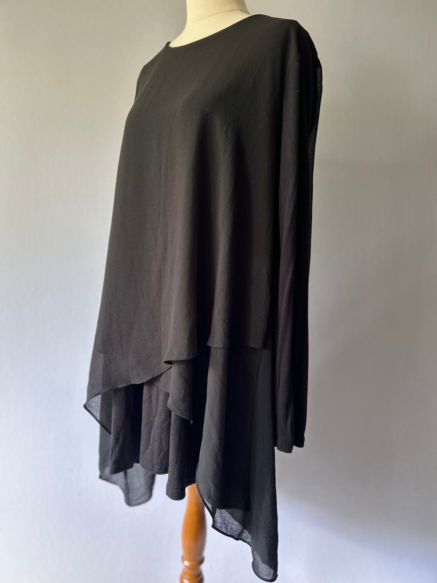 Abstract Geometric Pleated Blouse – Size 18