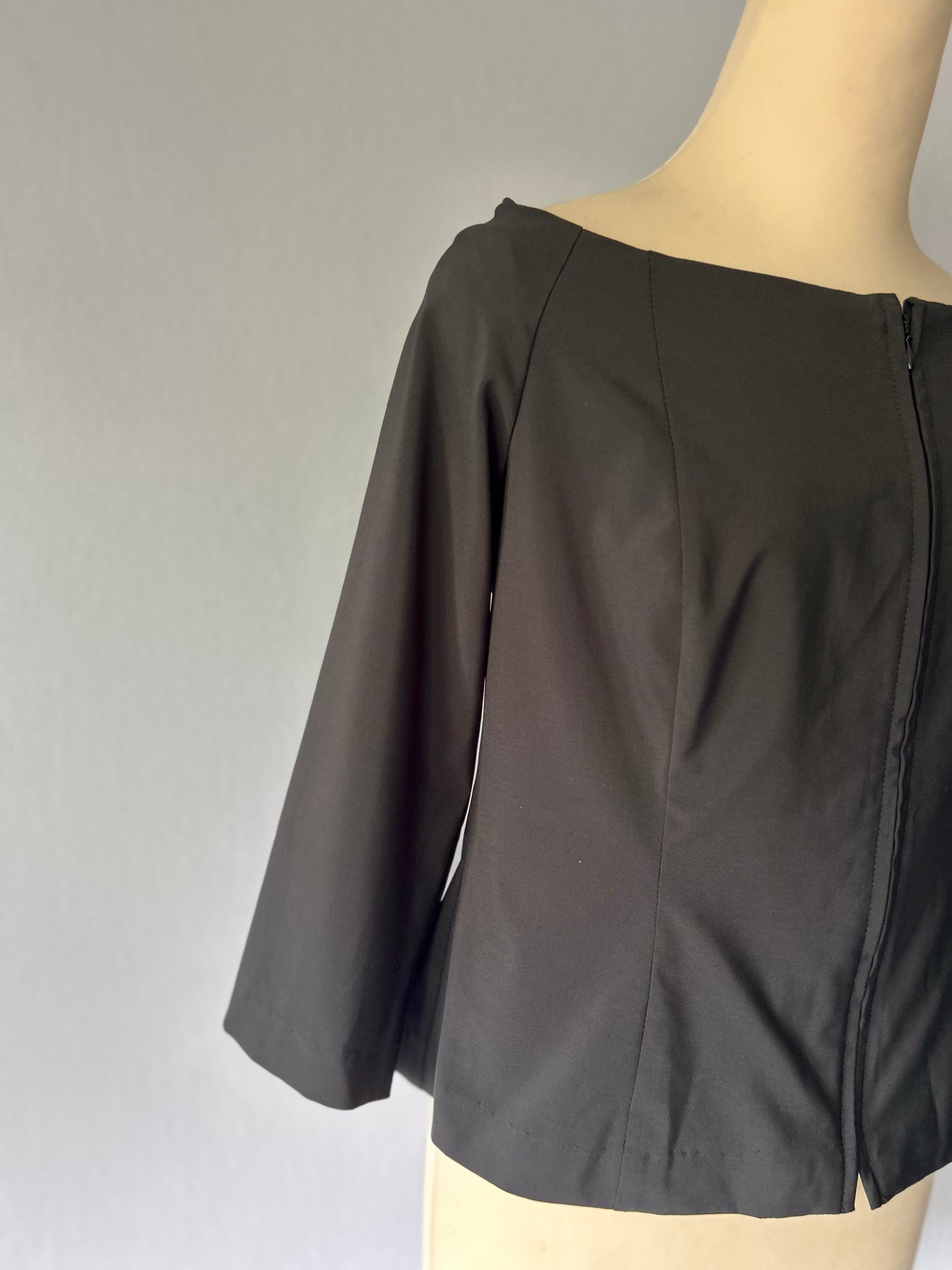 Jane Daniels Off-the-Shoulder Zip-Front Blouse – Size 14