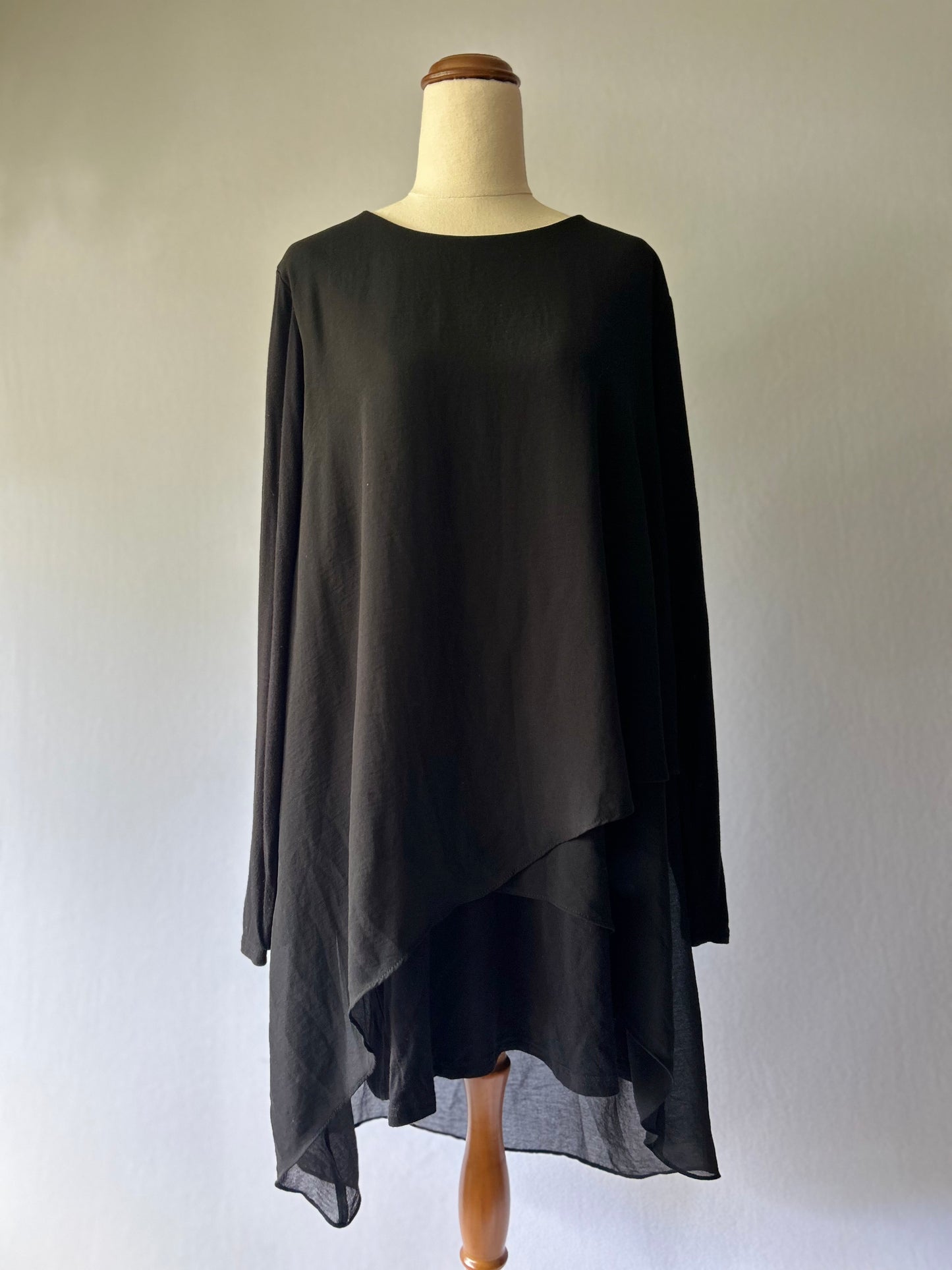 Abstract Geometric Pleated Blouse – Size 18