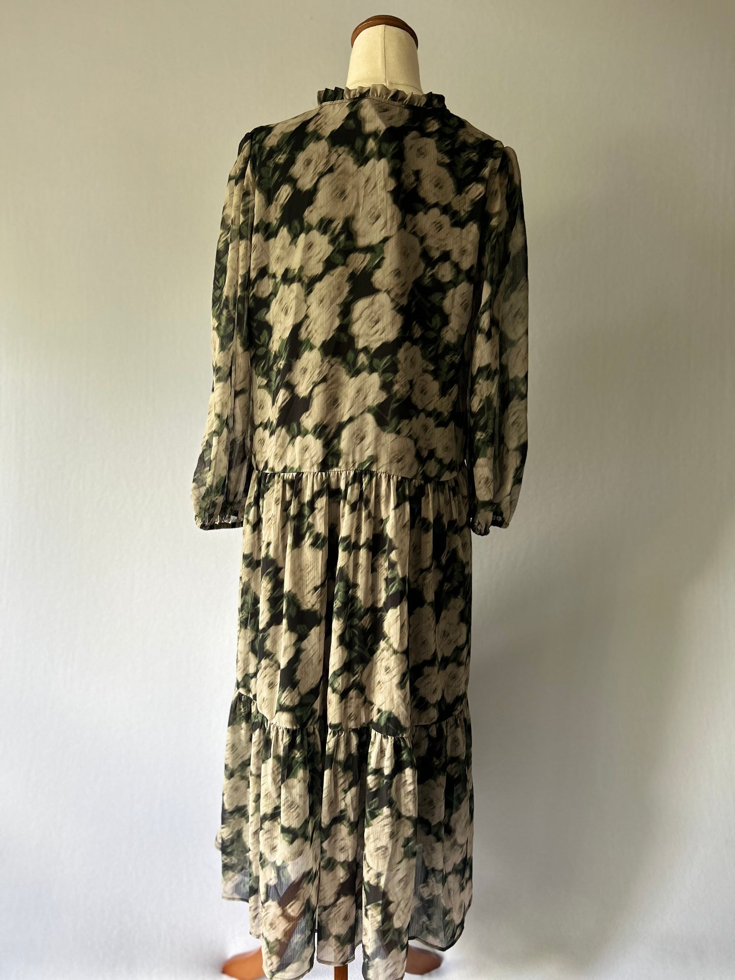 Decjuba 100% Recycled Polyester Tiered Floral Midi Dress - Size 8