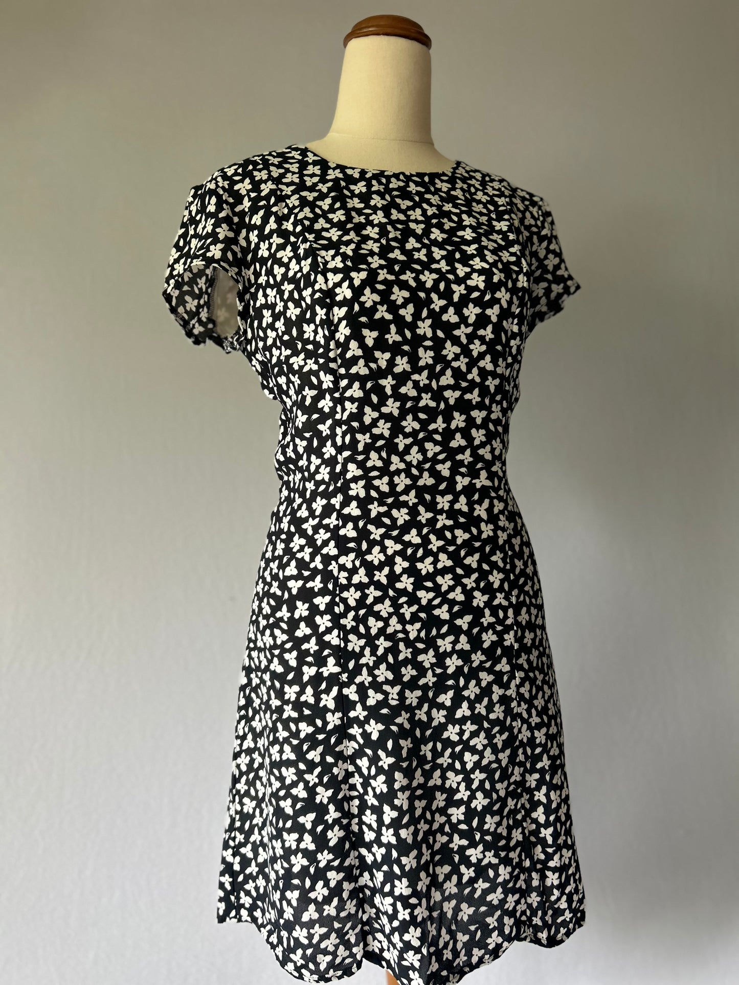 KOOKAÏ Floral Print Mini Dress - Open Back Detail