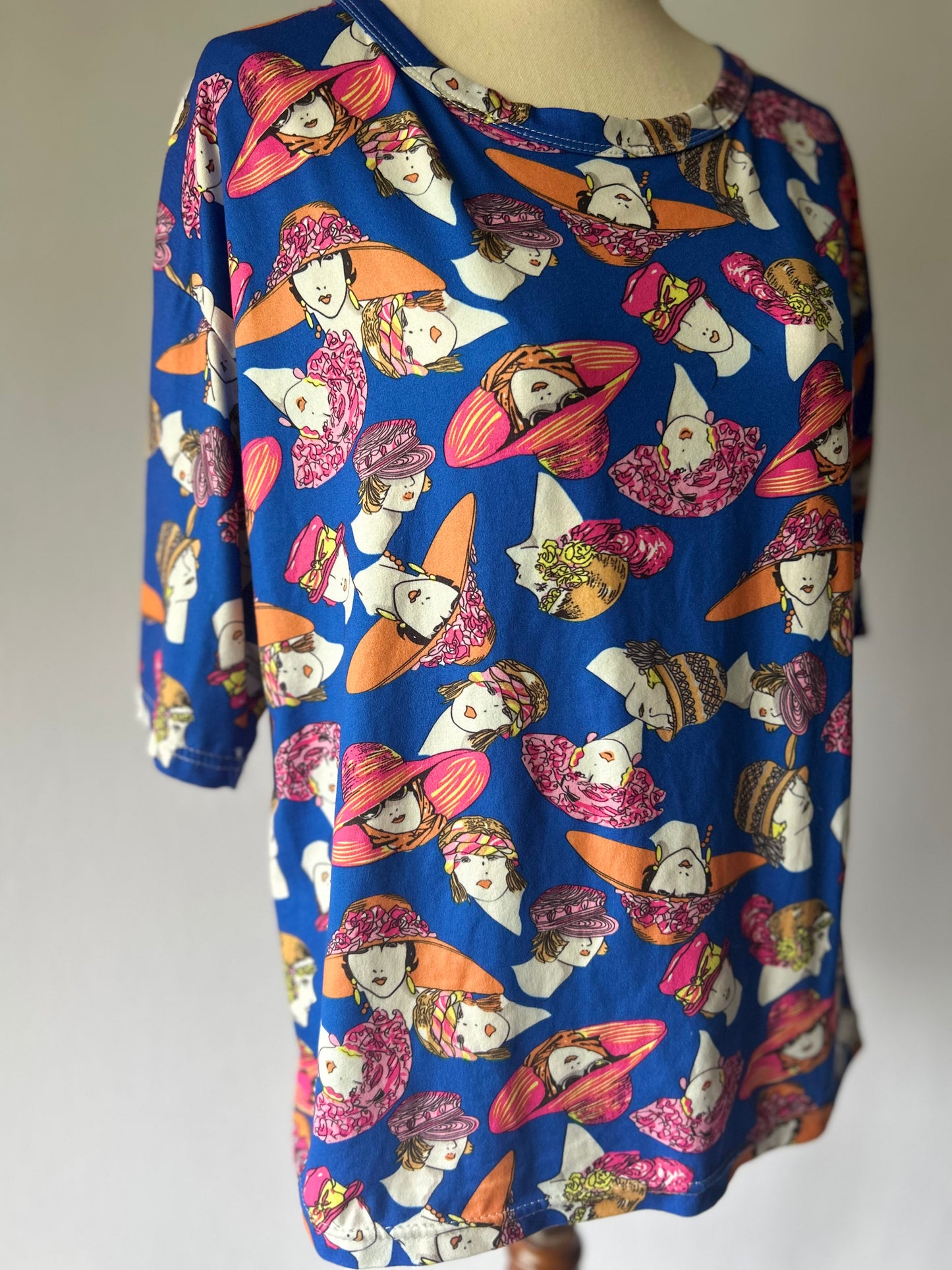 Blue Graphic T-Shirt with Woman Hat Print – Size M, Polyester