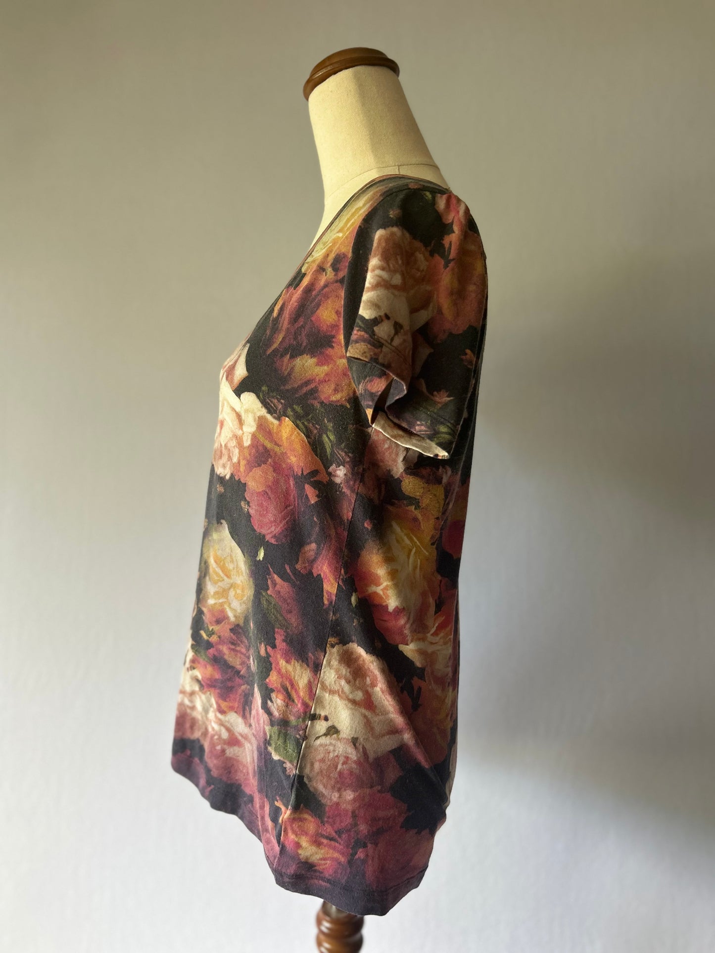 Mardee Floral V-Neck Top – Size 12 – Made in New Zealand