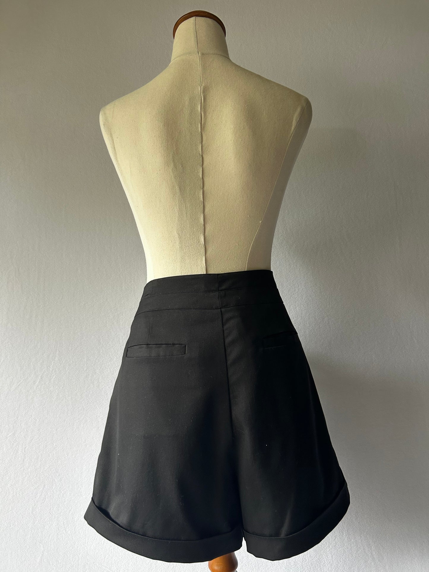 Storm Black Shorts Size 12