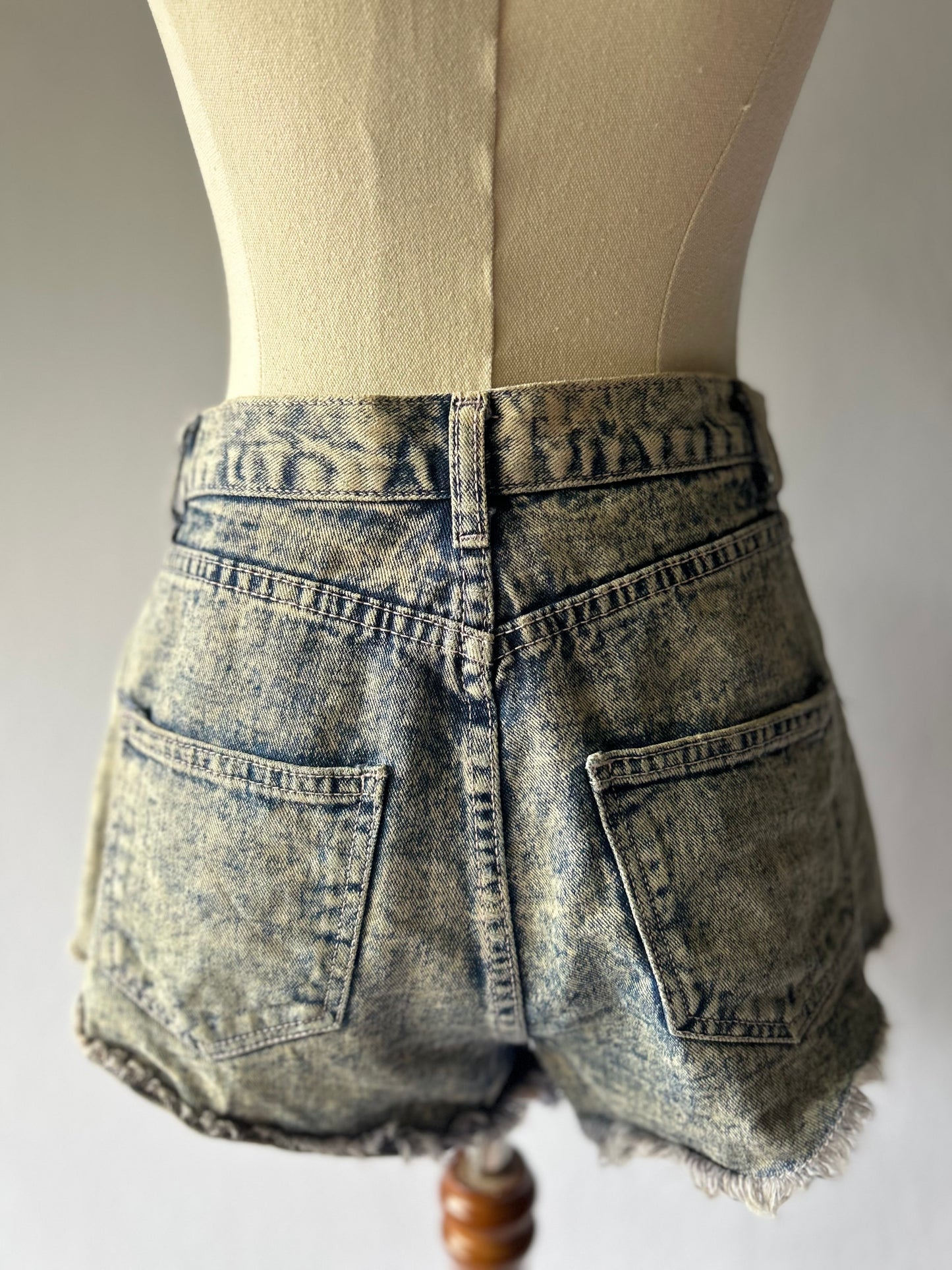 Denim Shorts /Size 27