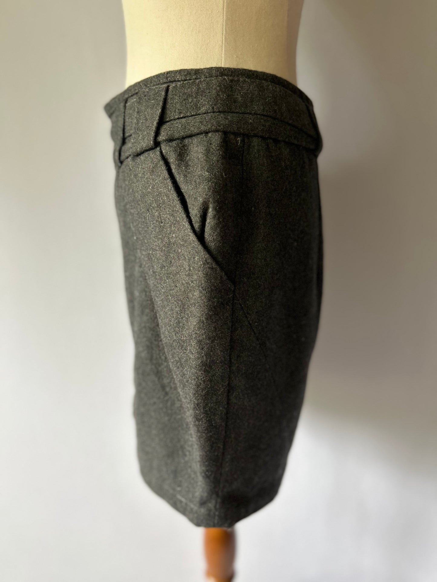 Structured Grey Wool Mini Skirt – Size UK 10 / EUR 38