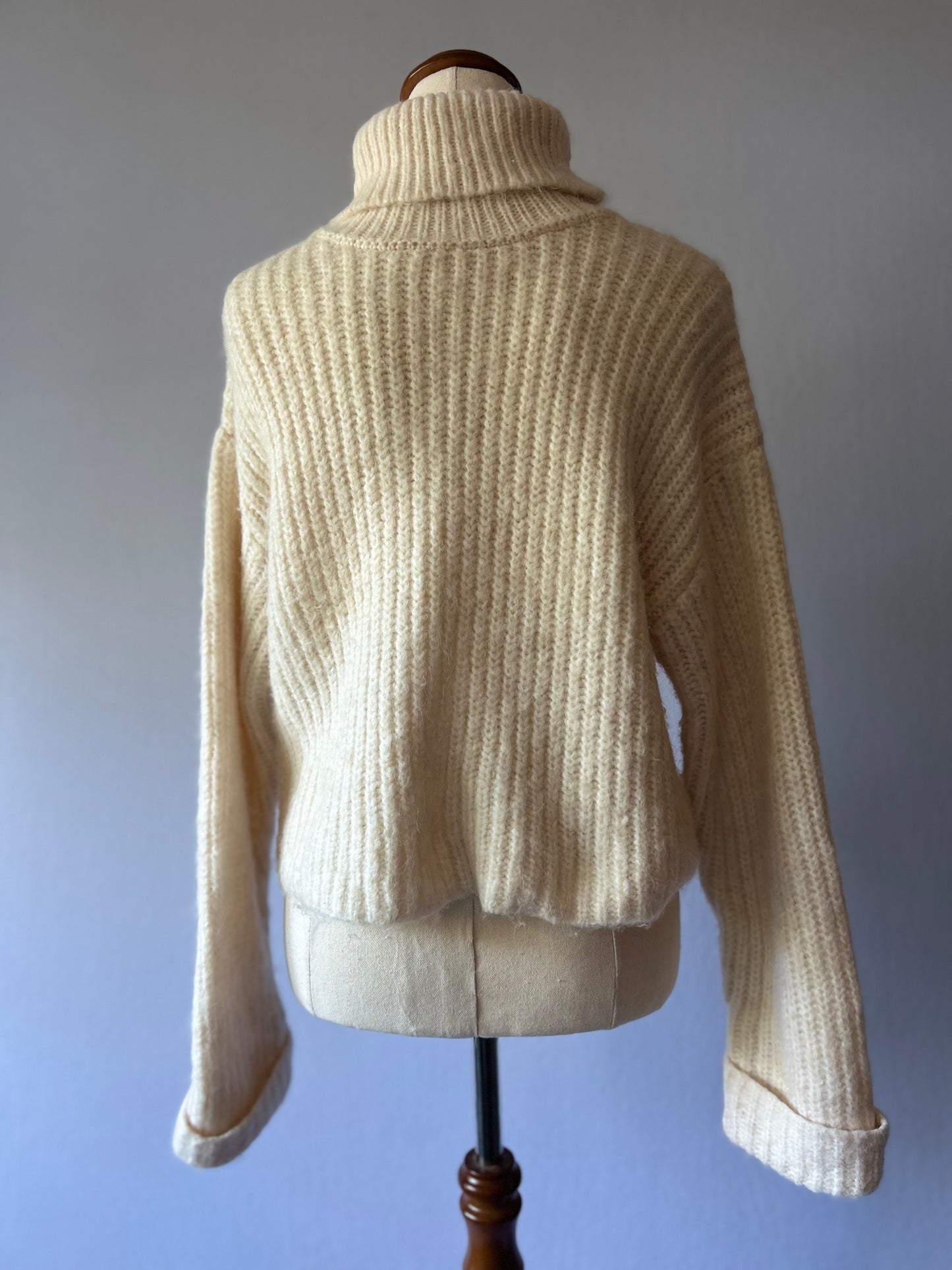 Zara Cream Ribbed Turtleneck Knit Sweater - Size XS