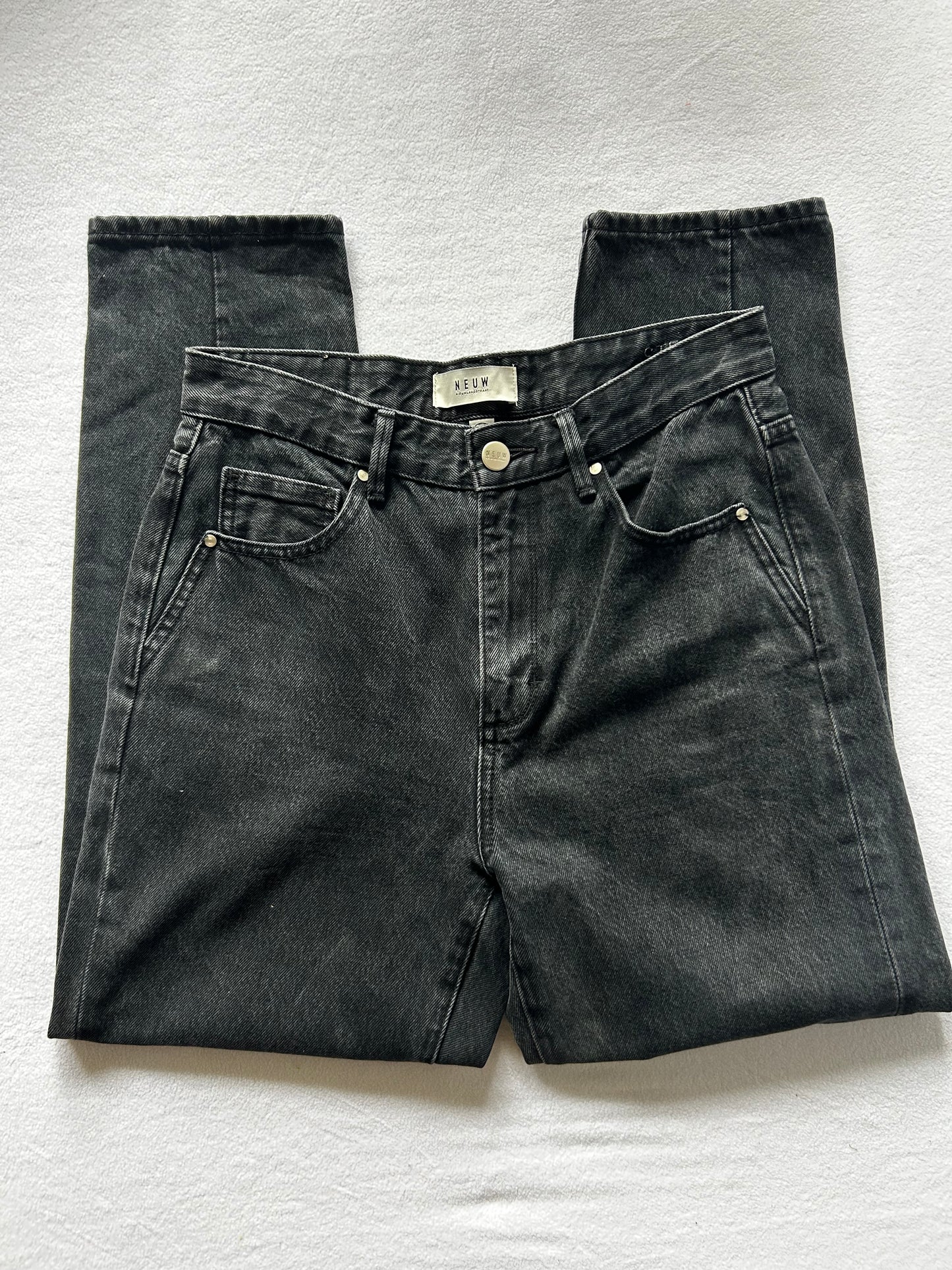 Neuw Black High-Waisted Jeans – Size 26