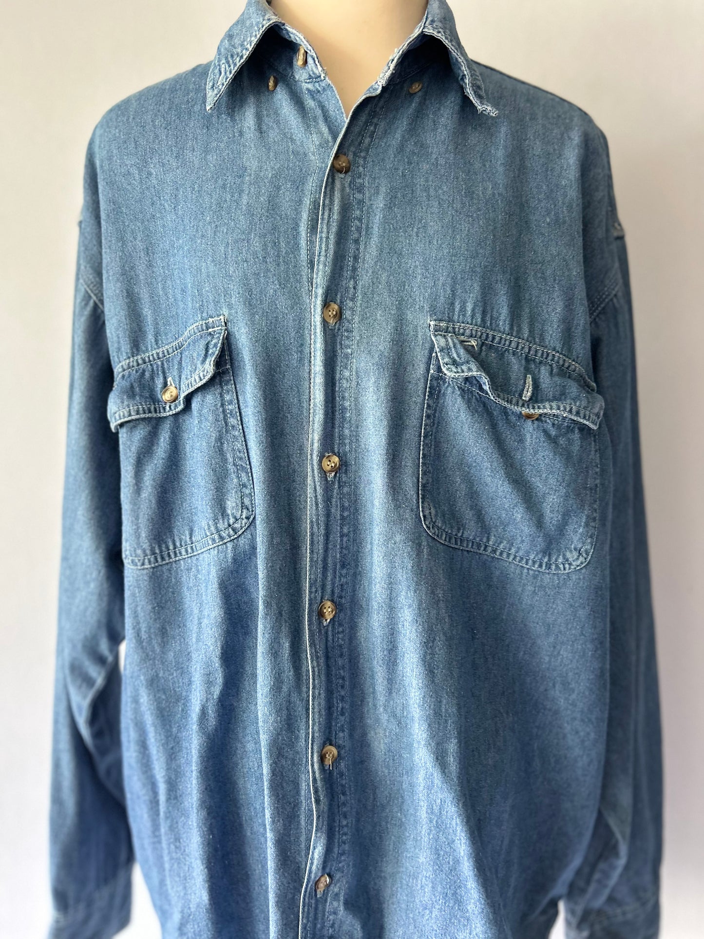 Vintage-Style Mid-Wash Denim Button-Down – Size M