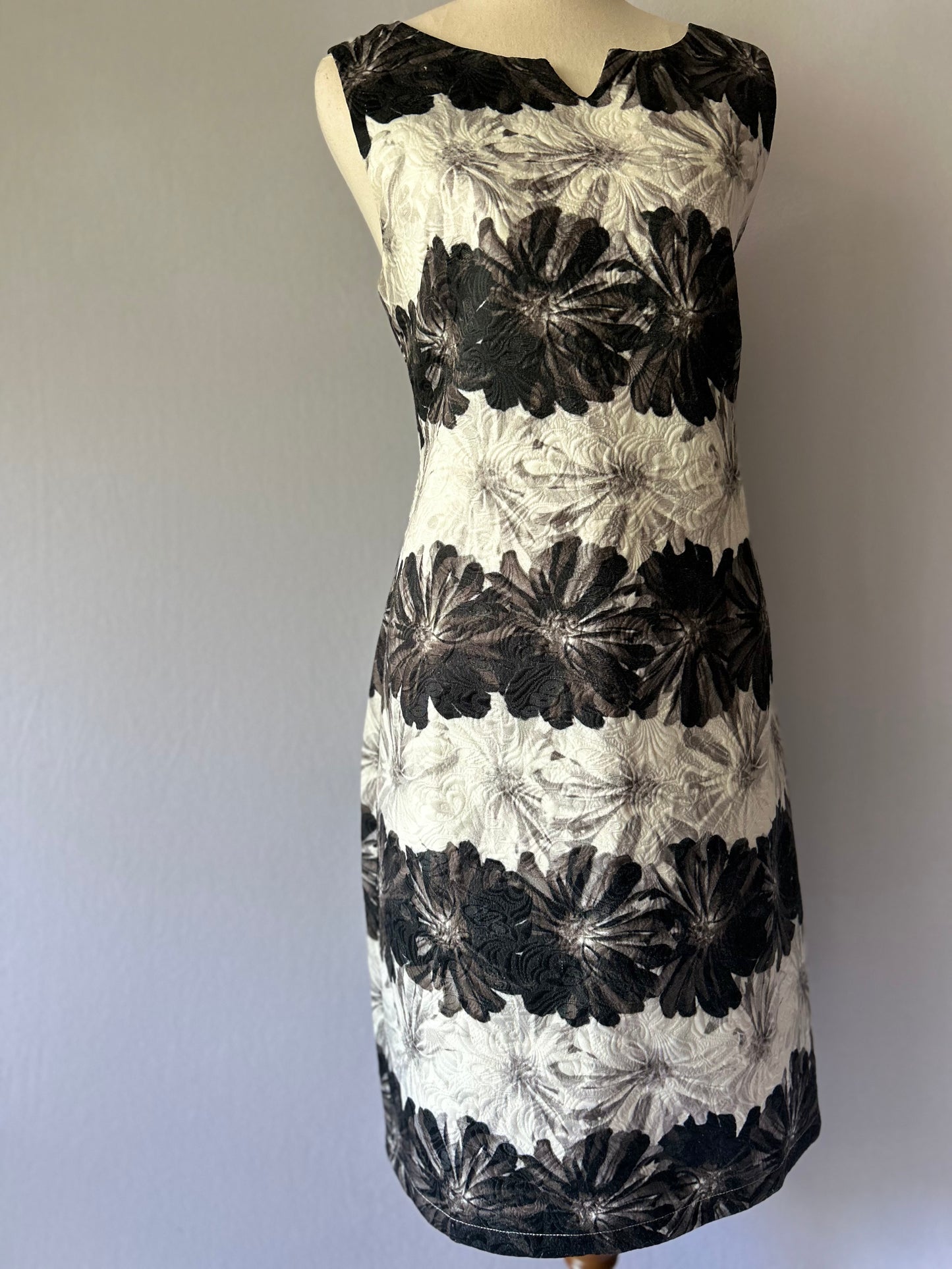 Smashed Lemon Sheath Dress - Size UK 14 / US 10 - Floral Texture