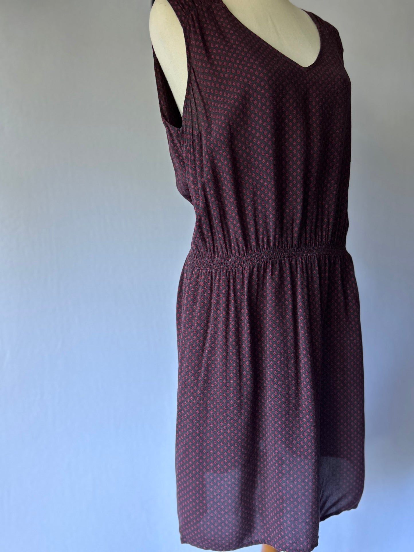 Sleeveless Viscose Dress – Burgundy Print – Size 40