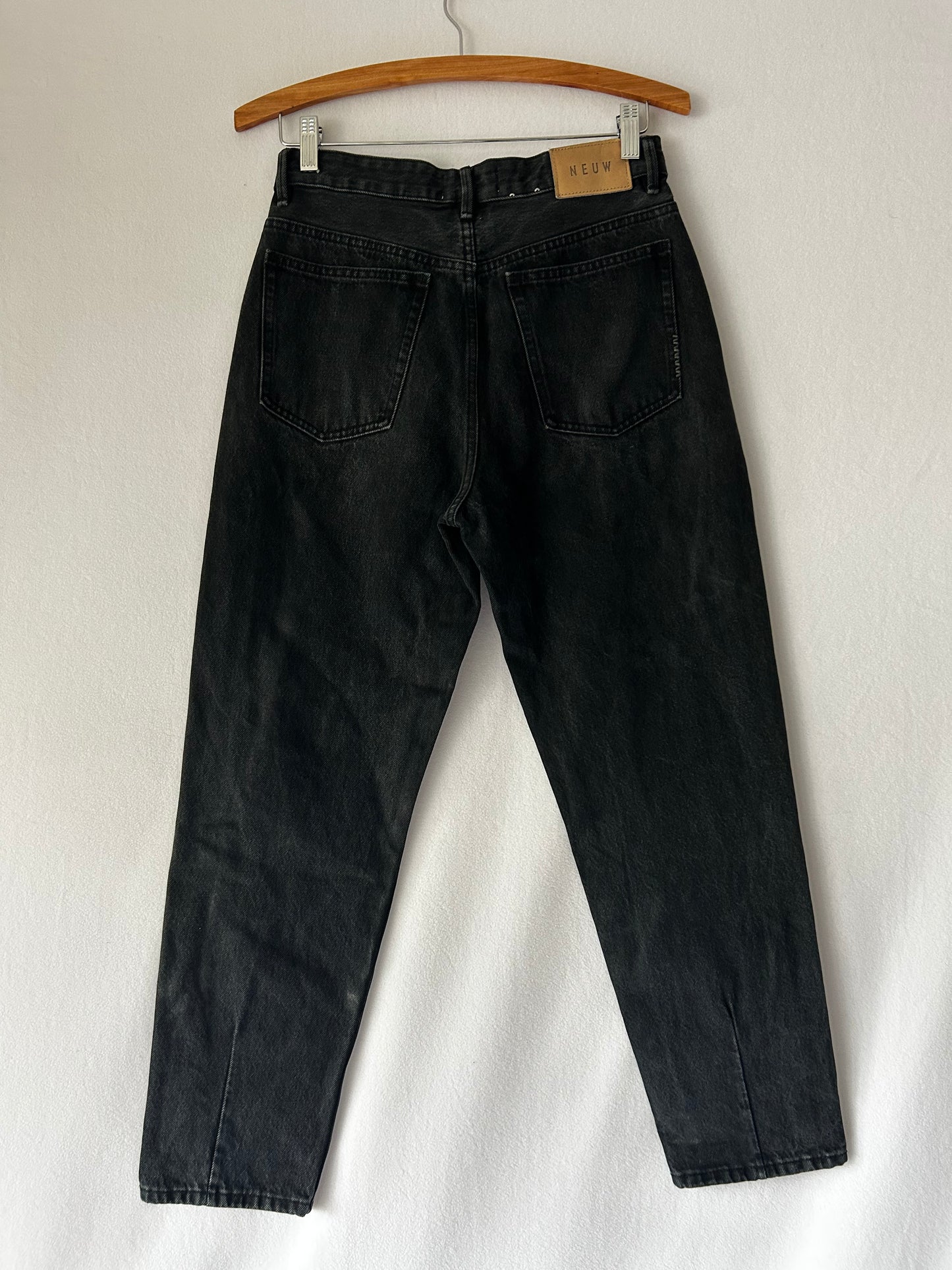 Neuw Black High-Waisted Jeans – Size 26