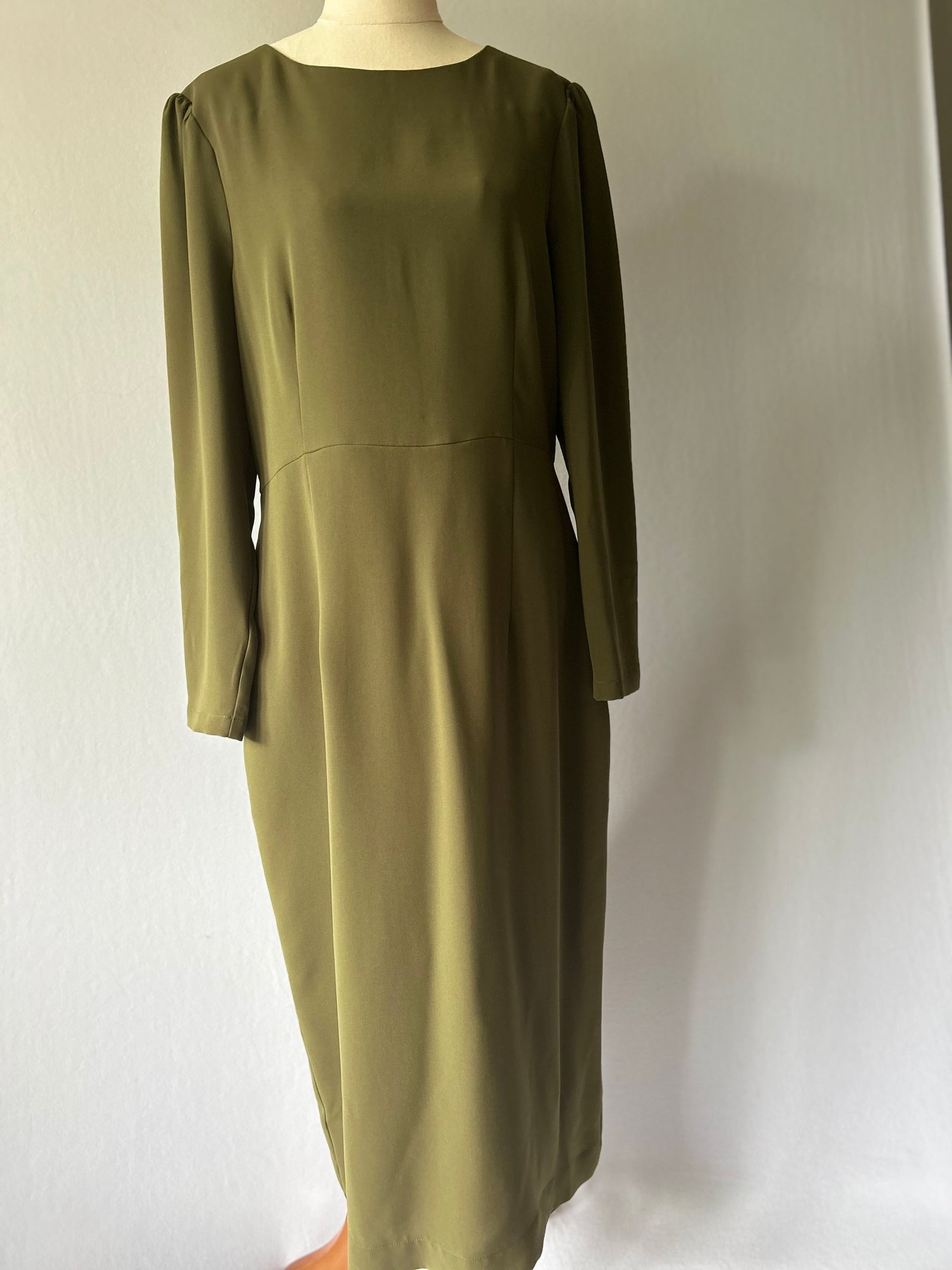 Juliette Hogan Olive Green Column Maxi Dress – Size 10