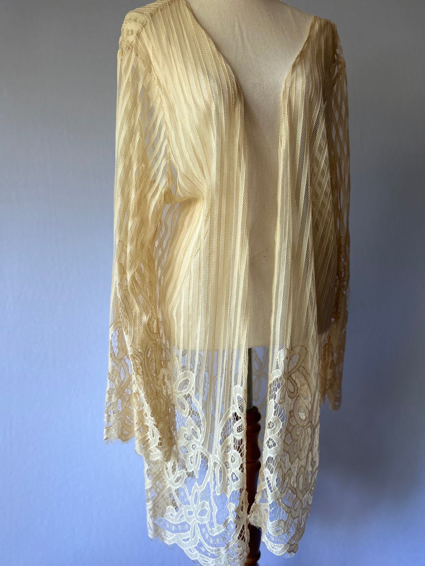 Beige Lace Kimono – One Size, Lightweight Polyester