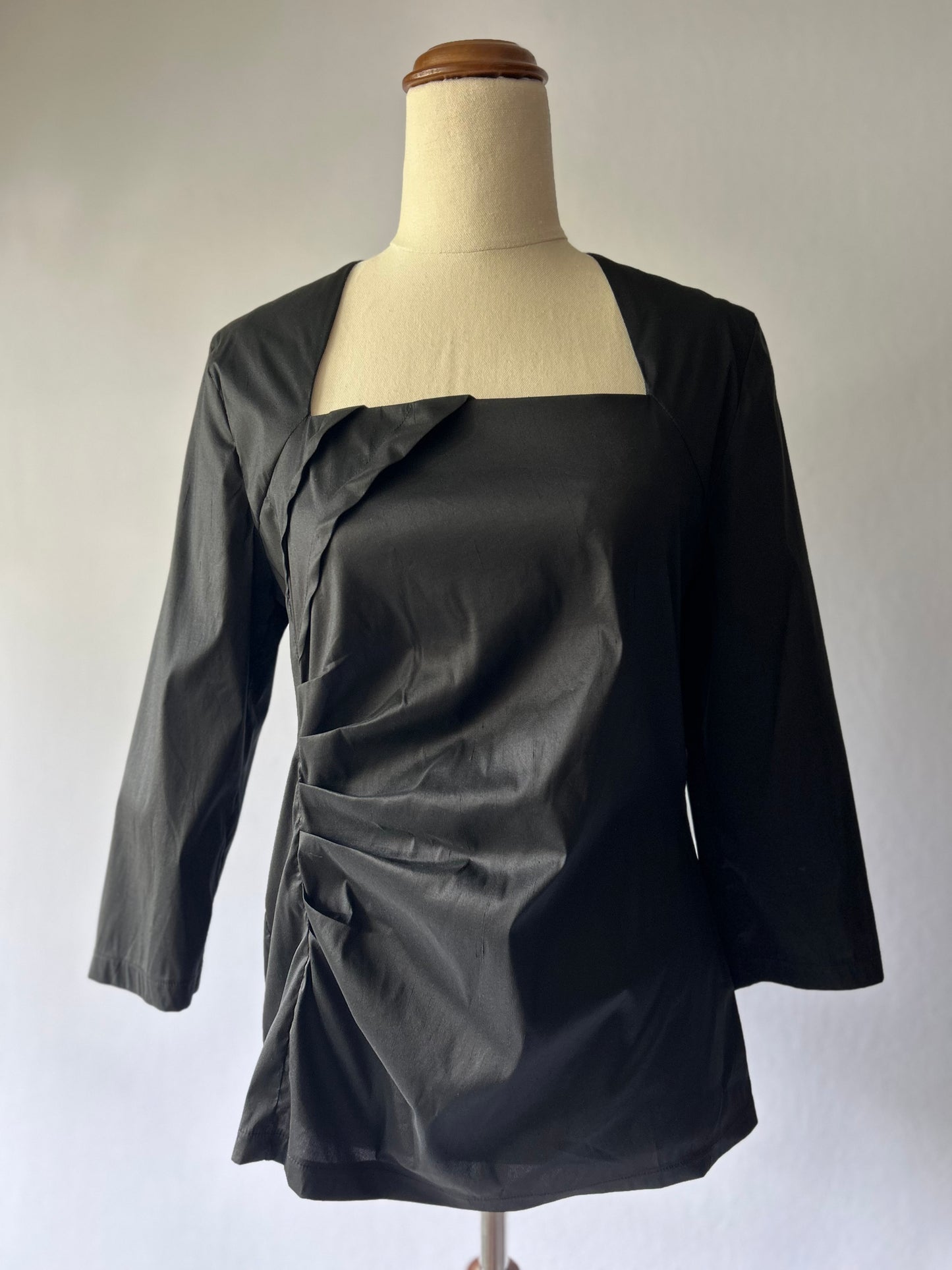 Jane Daniels Luxury Silk-Blend Graphic Top – Size 12, new with tag