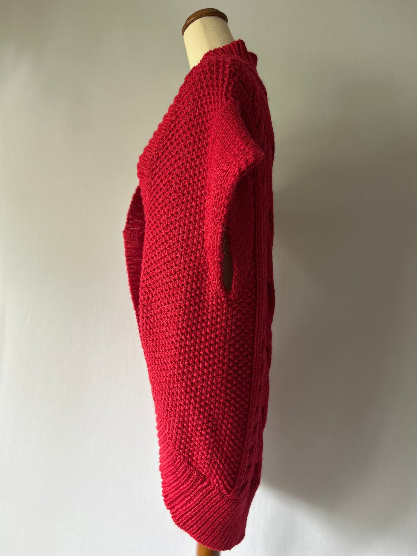 Textured Deep Red Chunky Knit Vest – Size M
