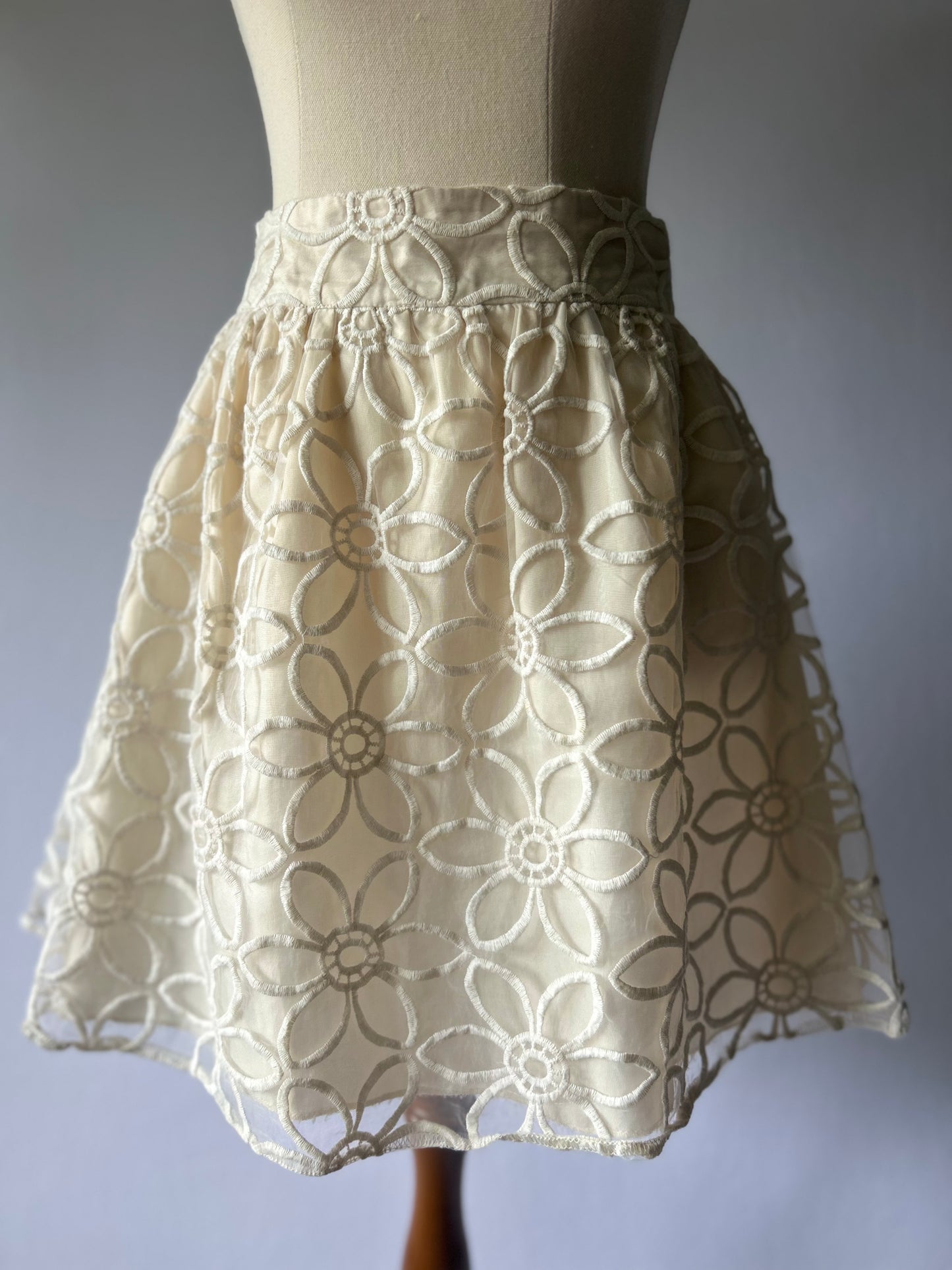 Floral Embroidered Skirt – Size 8