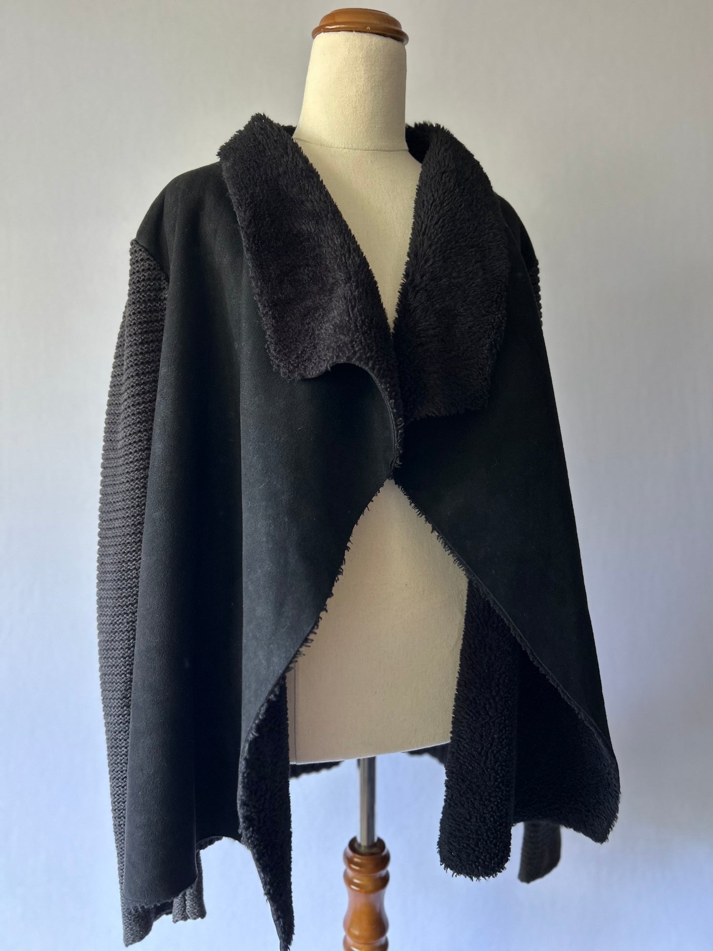 Noir Mixed-Media Shearling & Knit Waterfall Cardigan – Size M