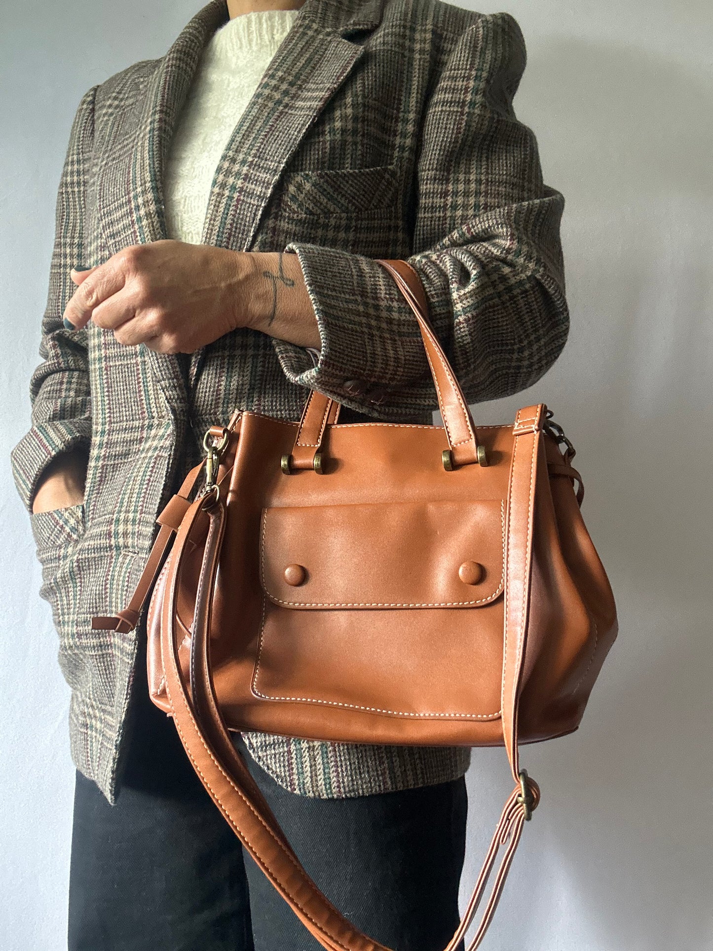 Brown Structured Handbag – PU Outer, Polyester Linen Lining