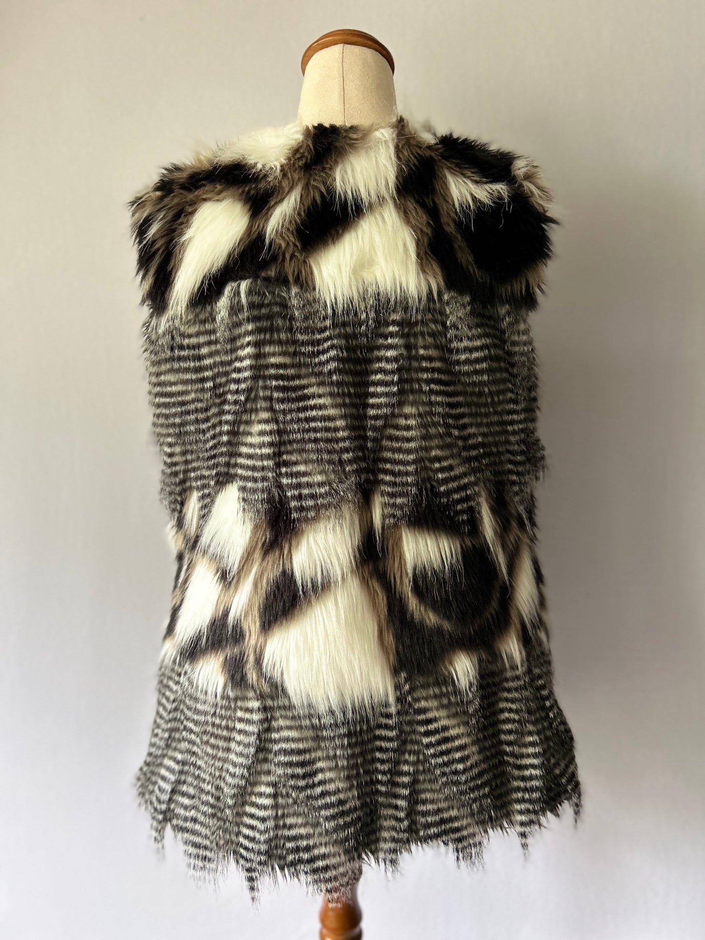 Monochrome Faux Fur Geometric Gilet – Size 10