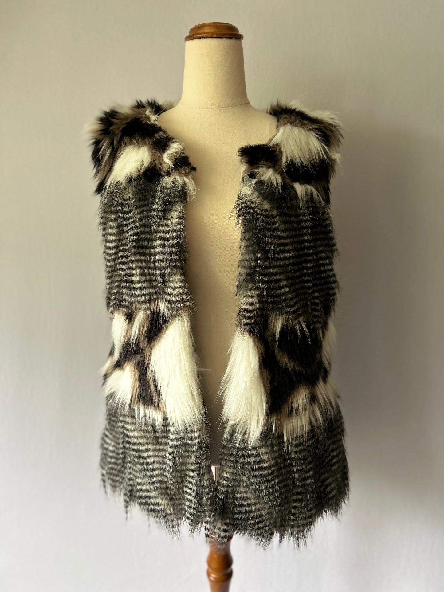 Monochrome Faux Fur Geometric Gilet – Size 10