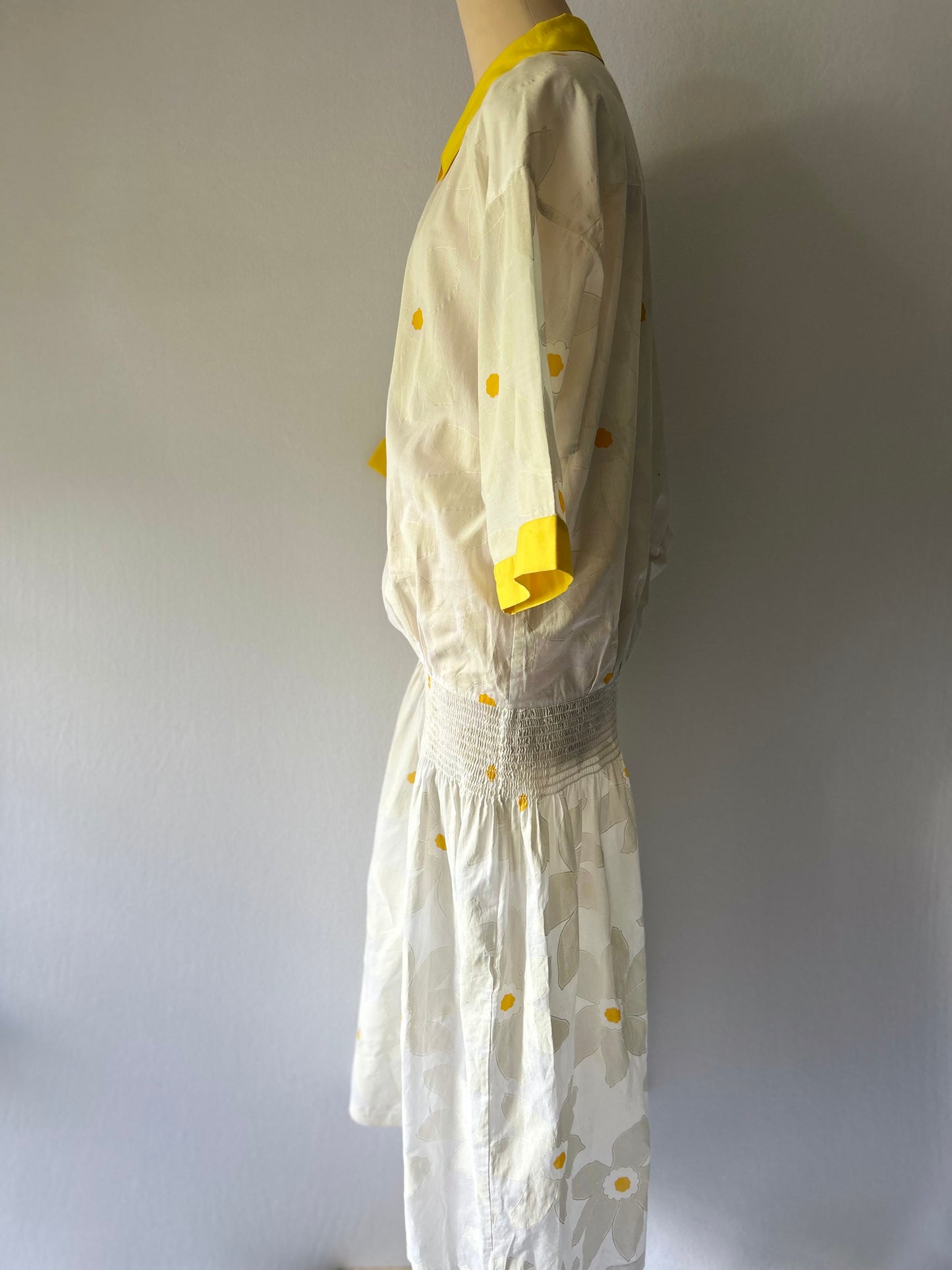 Vintage Cinnamon Dress - Made NZ - Cotton Daisy Print, size 14