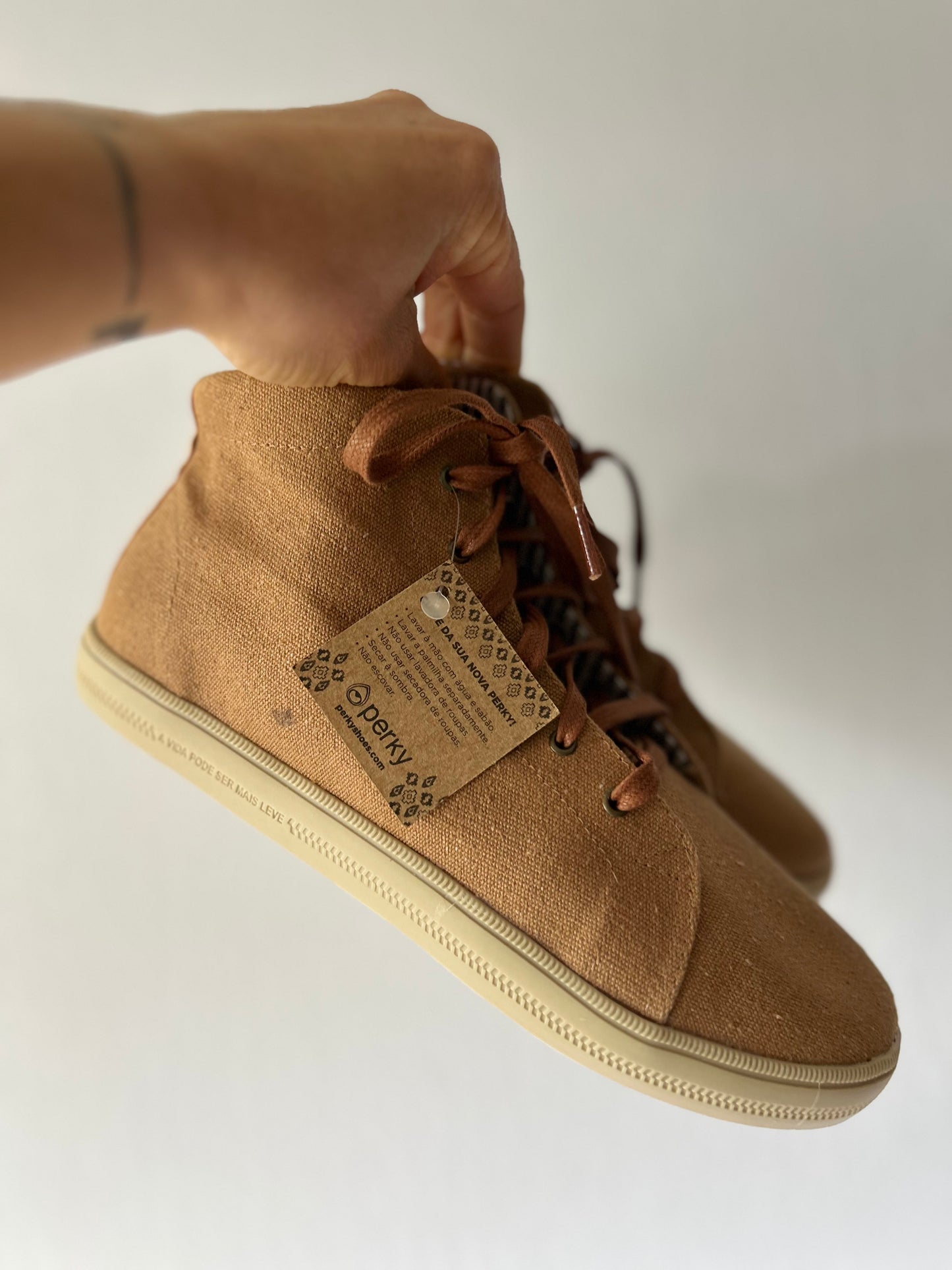 Perky High-Top Sneakers – Size EUR 41 / USA 10 / BR 39 – Made in Brazil (New with Tag)