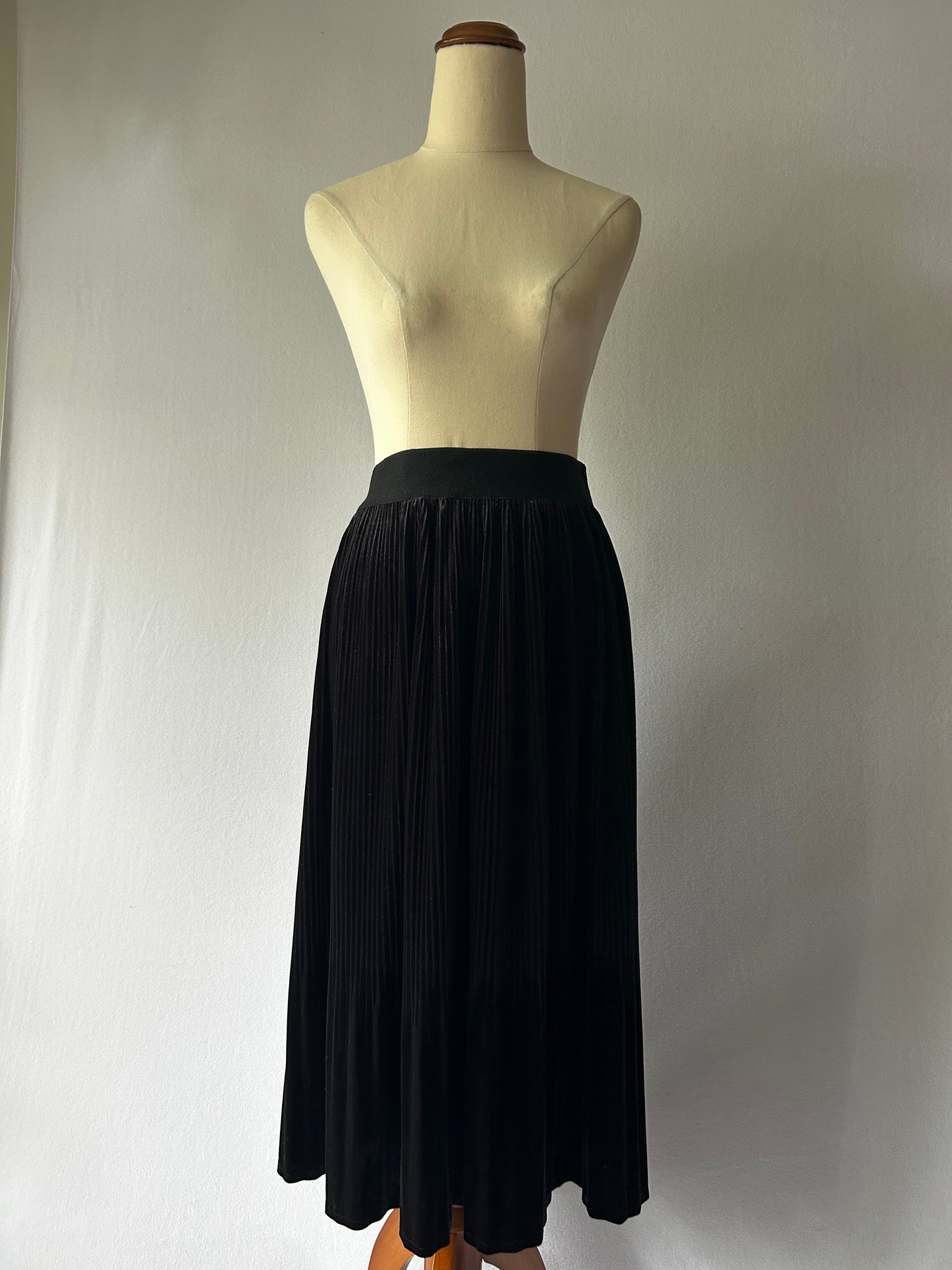 Trelise Cooper Pleated Velvet Midi Skirt – Size S