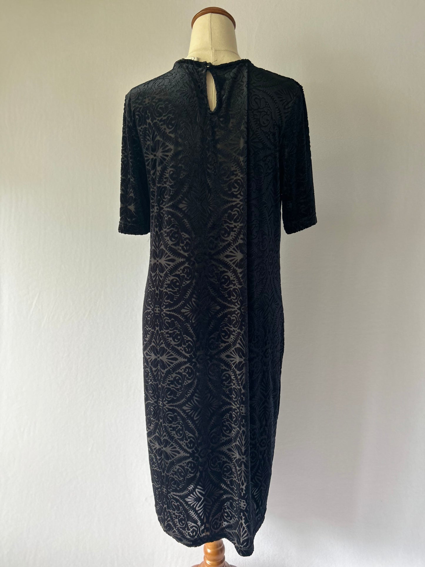 Black Velvet Textured Midi Dress – Size 10