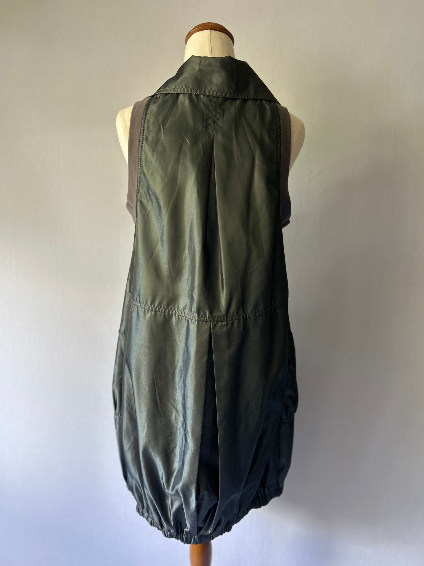 Avant-Garde Zippered Tunic Vest - Sleek Black - Size 10
