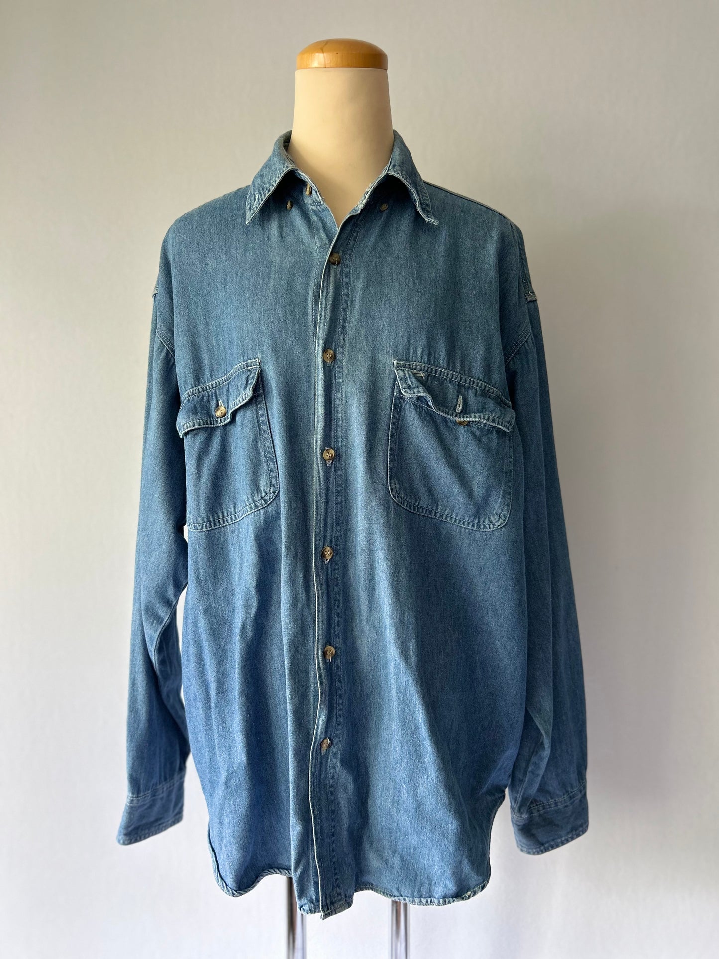 Vintage-Style Mid-Wash Denim Button-Down – Size M