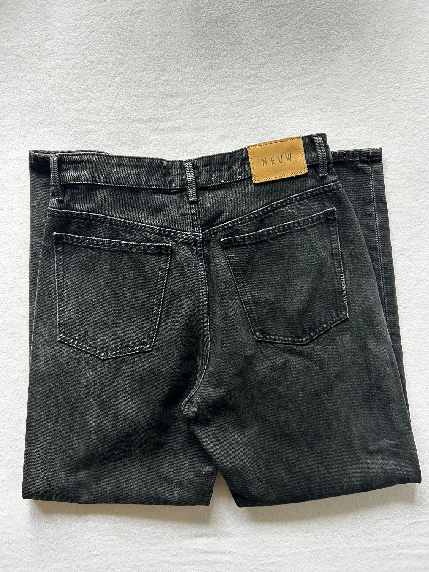 Neuw Black High-Waisted Jeans – Size 26