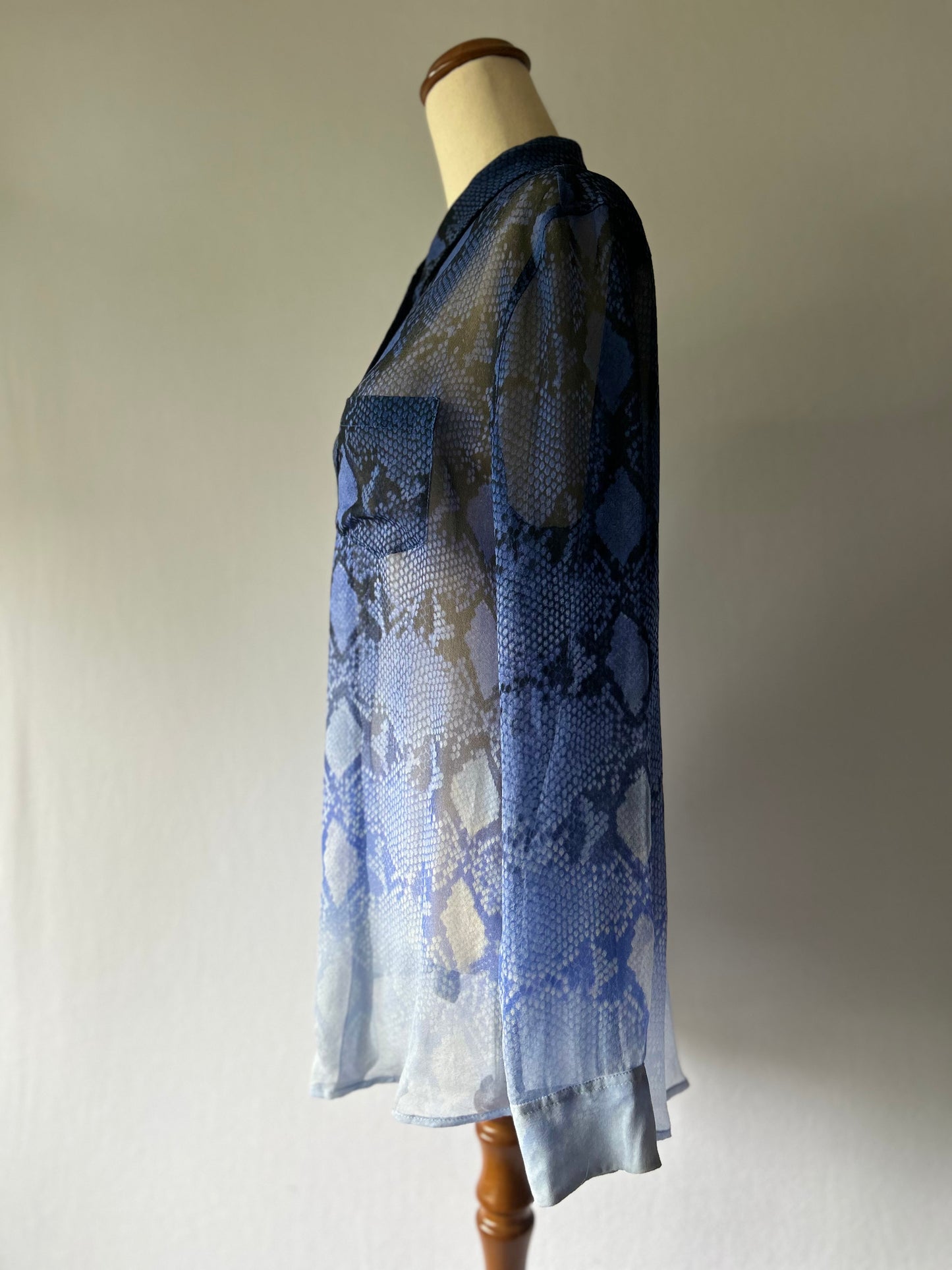 Equipment Slim Signature Silk Snakeskin Ombré Blouse – Size S