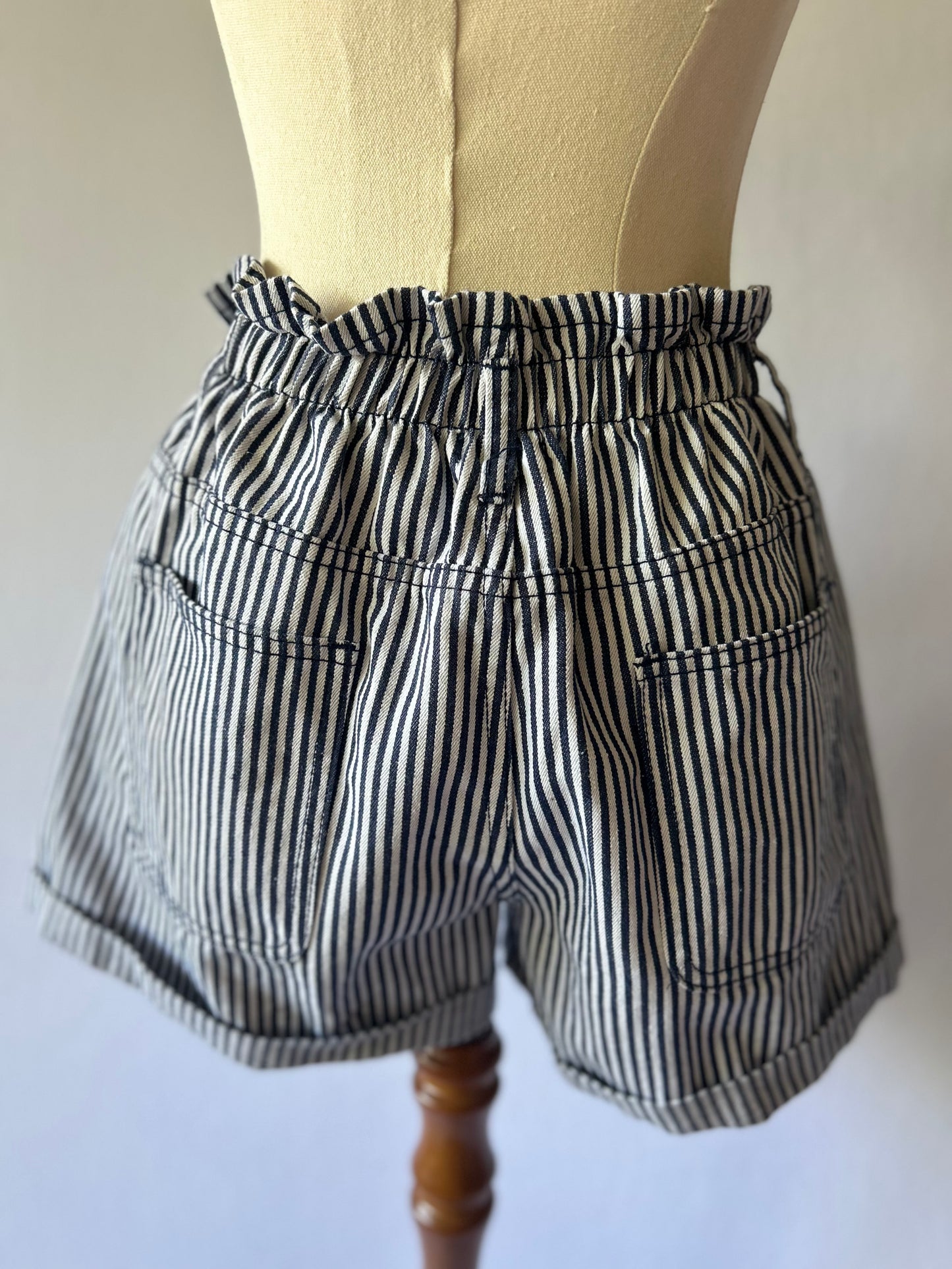 High-Waisted Striped Paperbag Waist Shorts - Size M (Cotton Blend)
