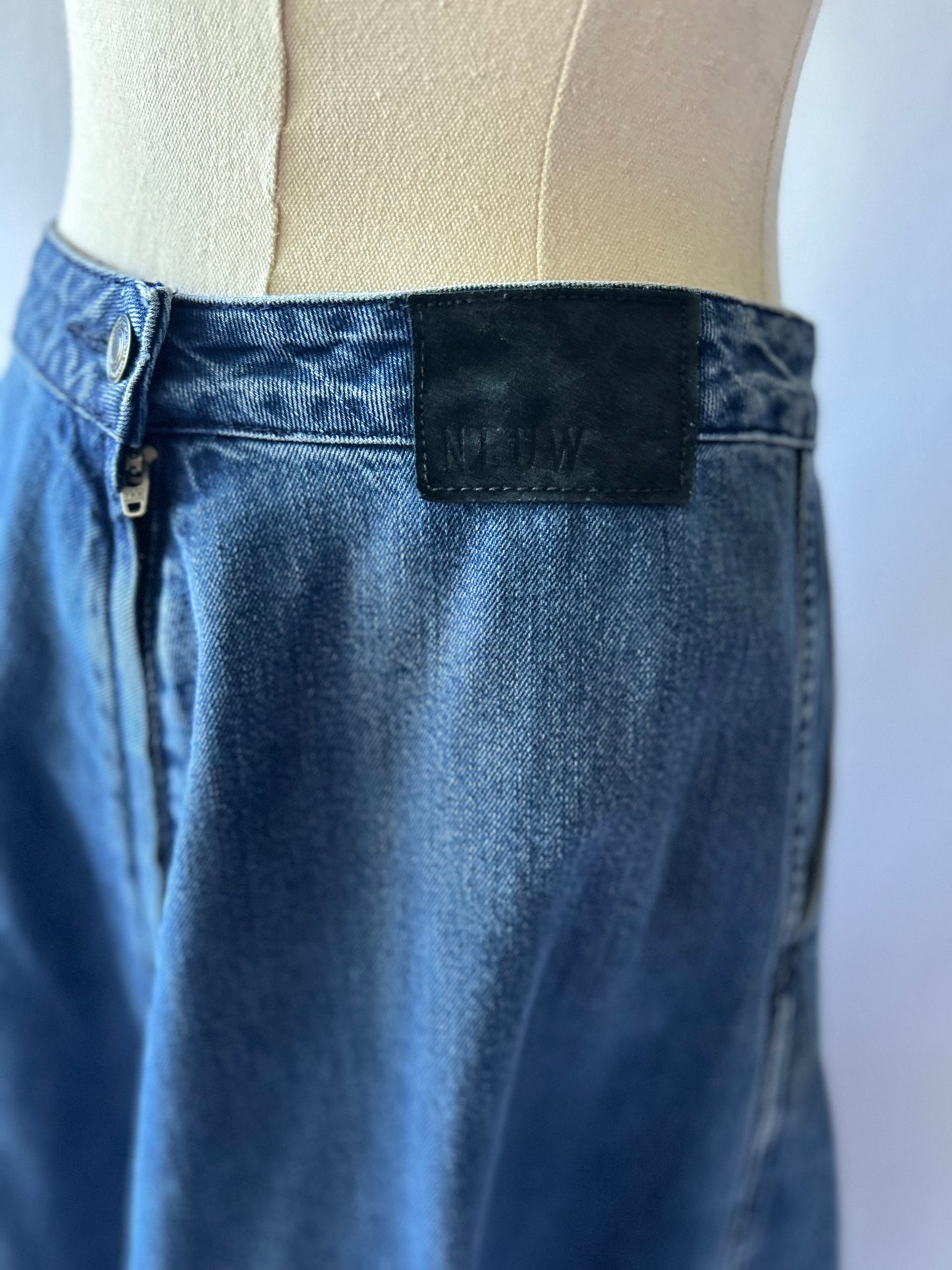Neuw mid denim skirt – Size 8