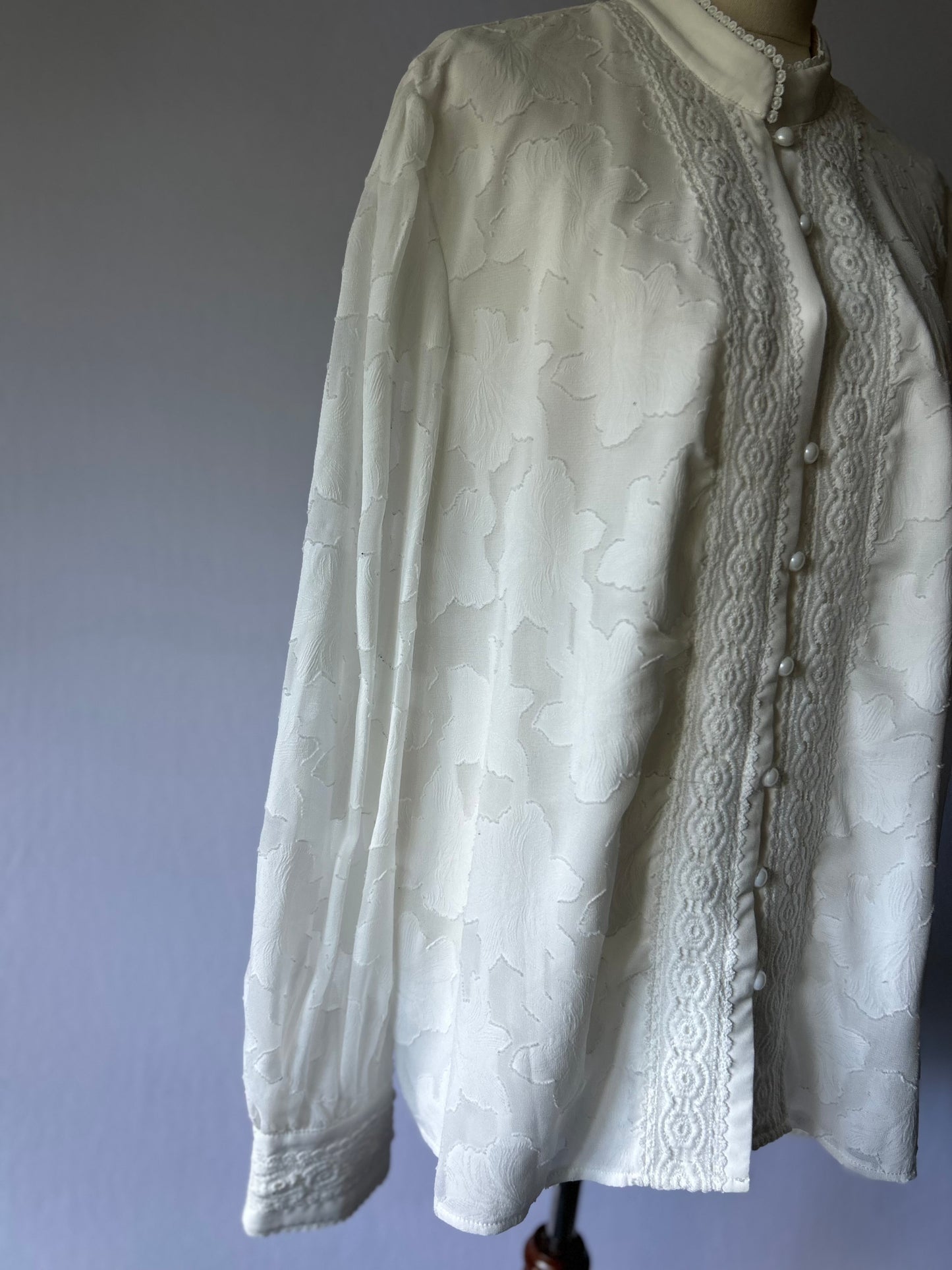 Vintage White Shirt – Size XL